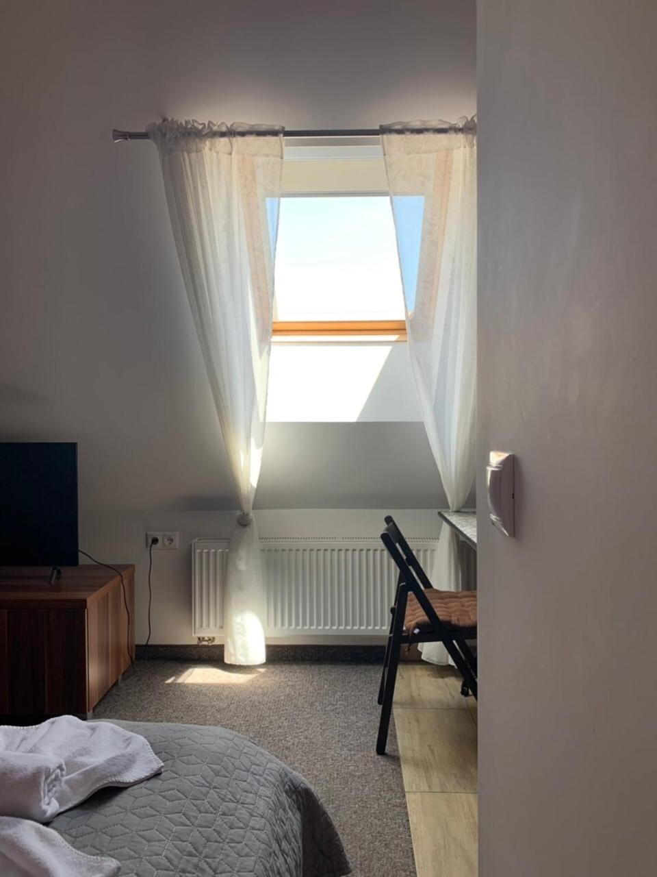 Small Studio - Attic photo 1