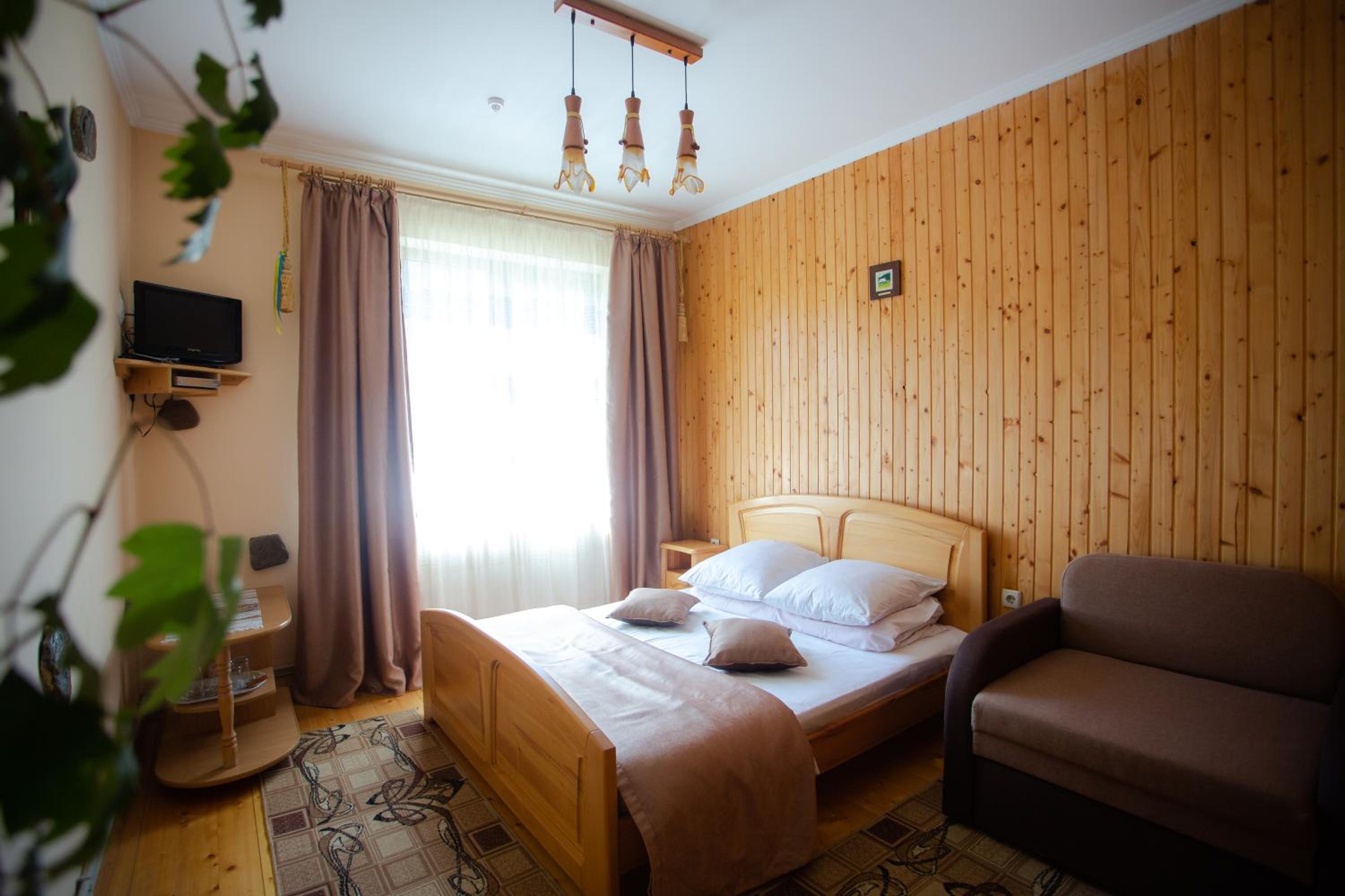 Five-Bedroom House photo 2