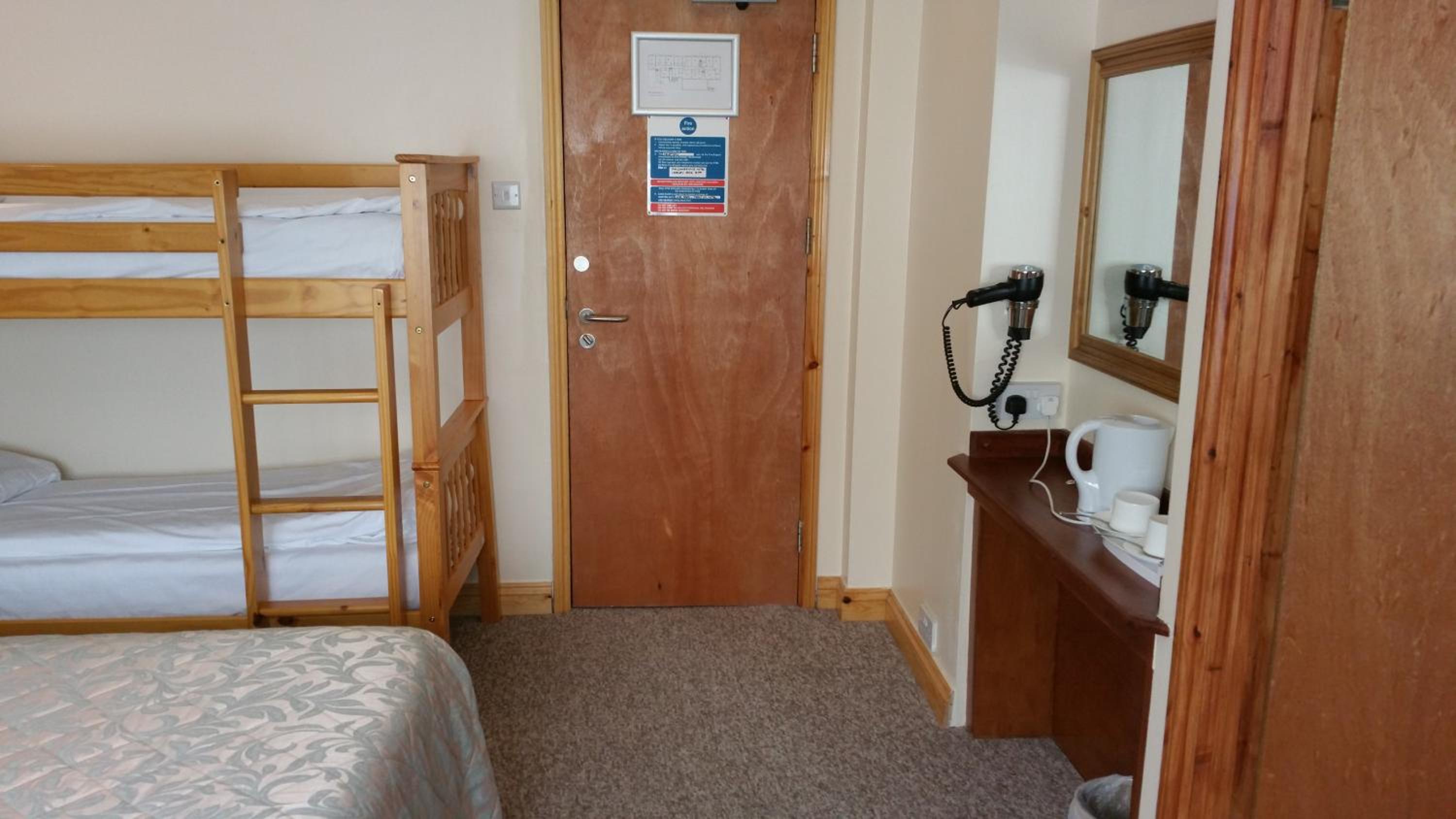 Family Room With 15 Days Parking