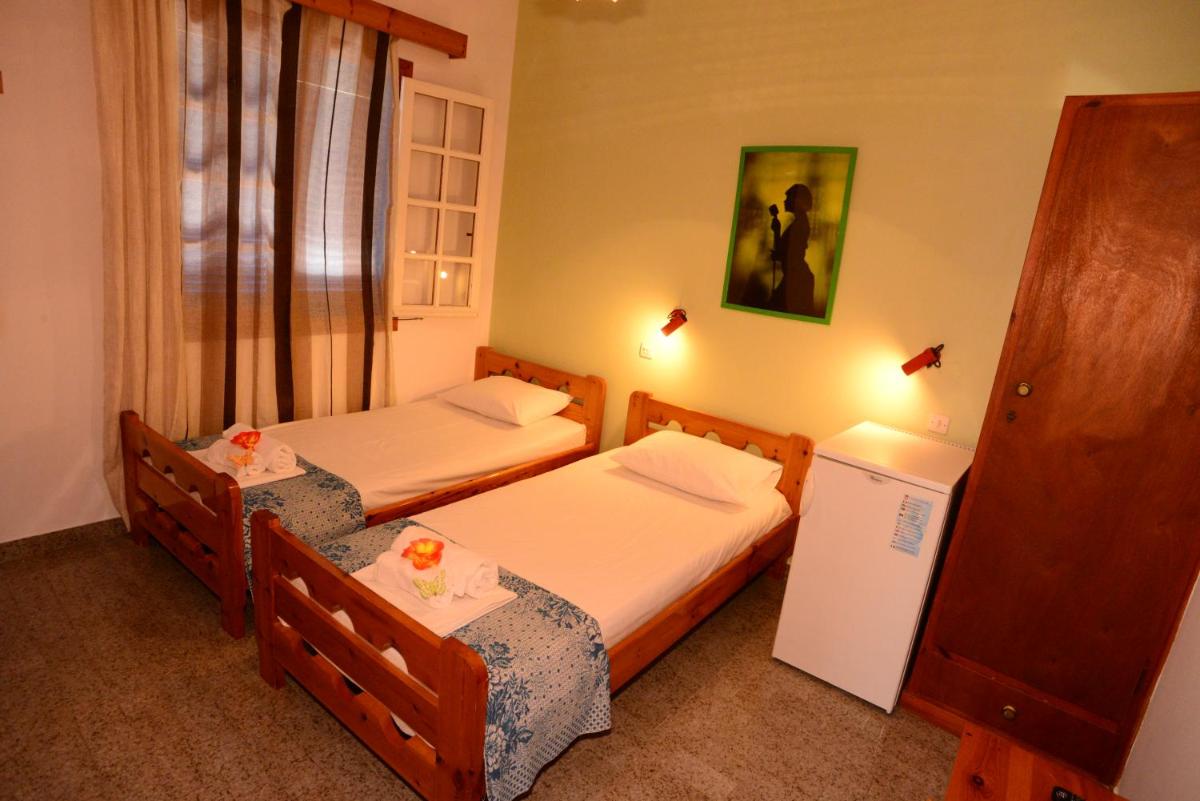 Standard Twin Room - Photo 8