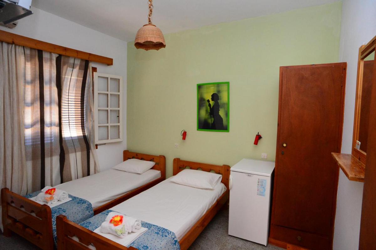 Standard Twin Room - Photo 10