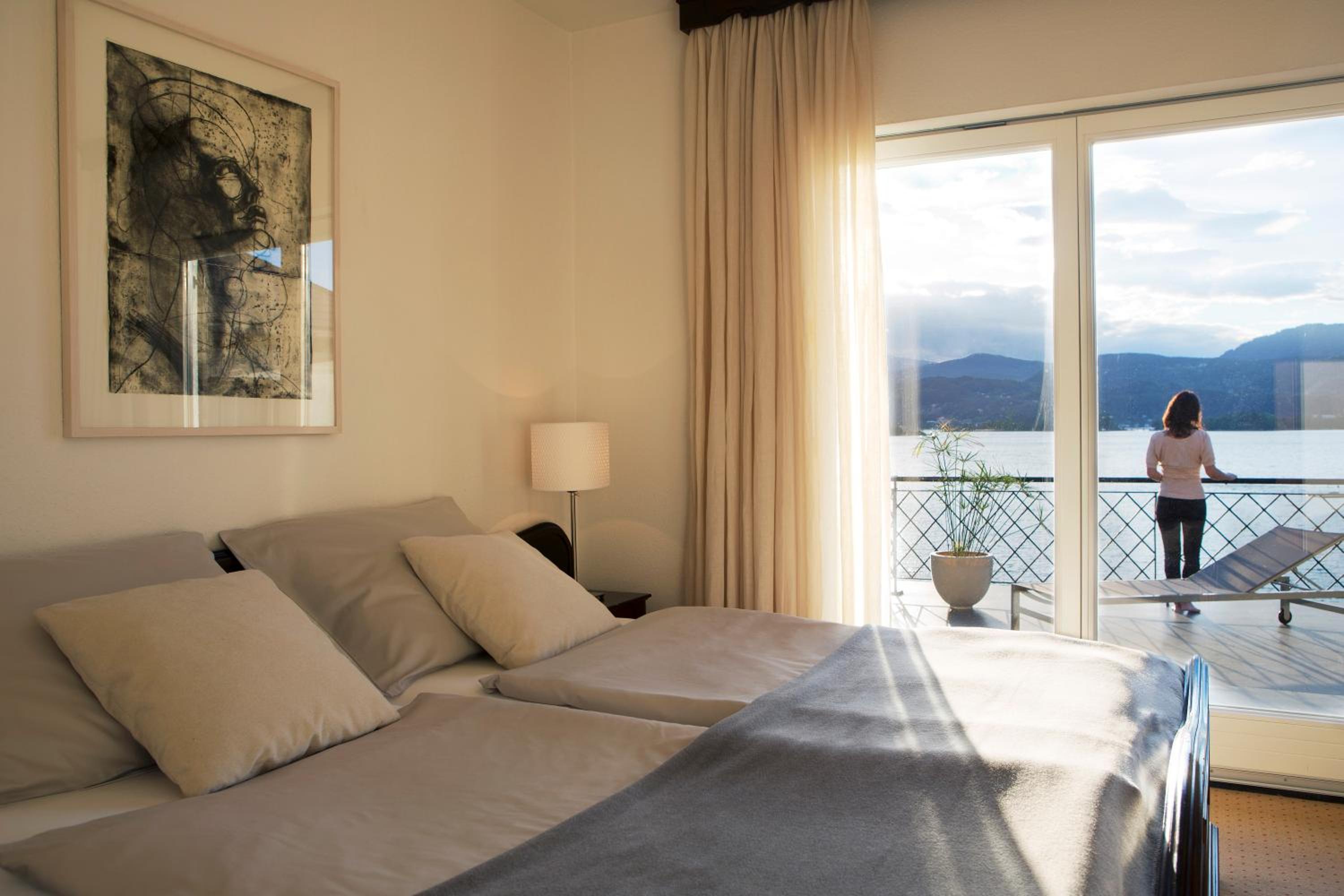 Deluxe Double Room with Balcony photo 2