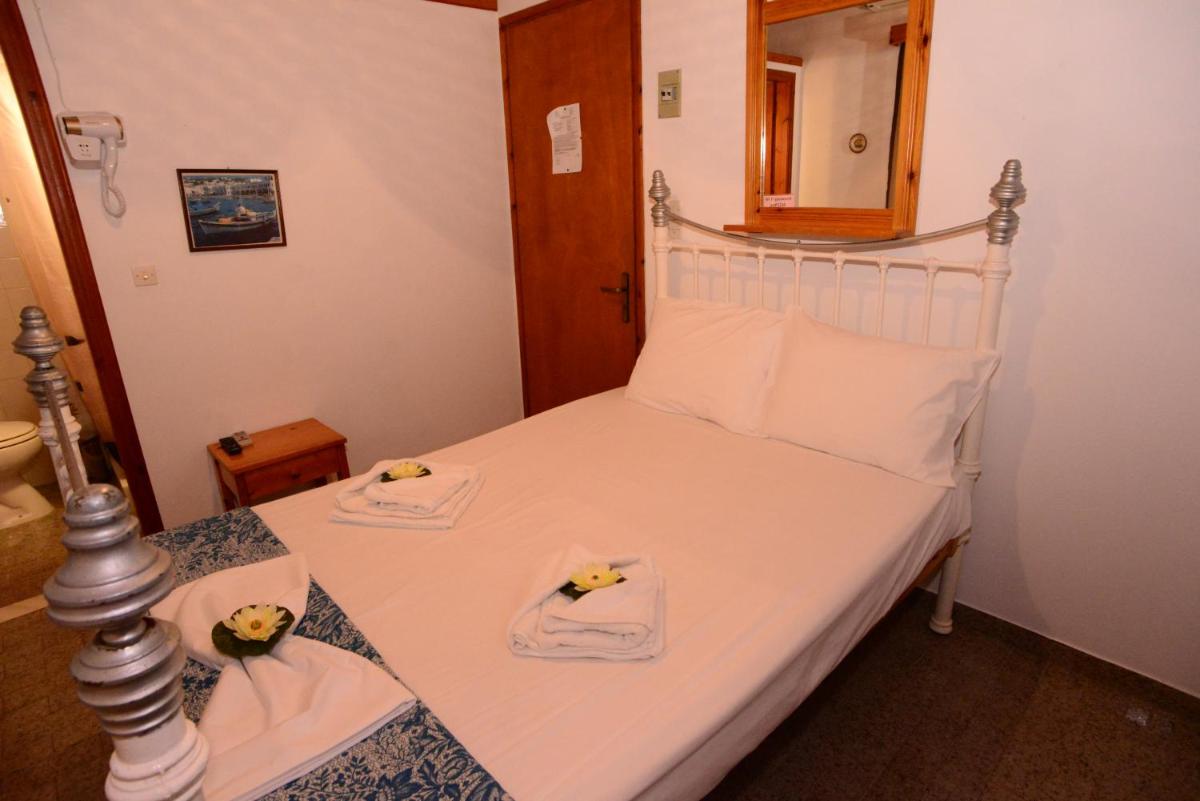 Standard Double Room - Photo 8
