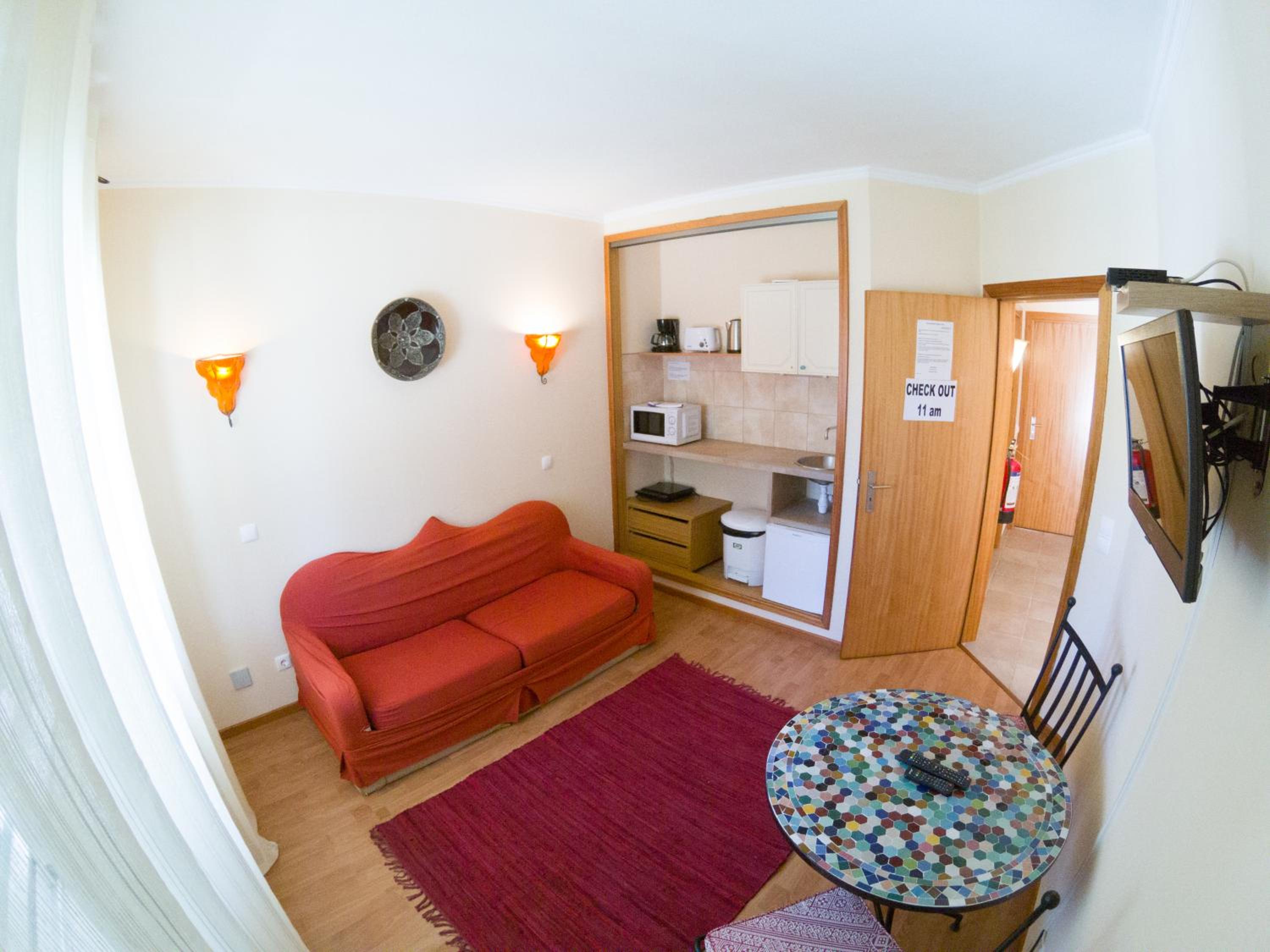 Studio With Balcony And Garden View