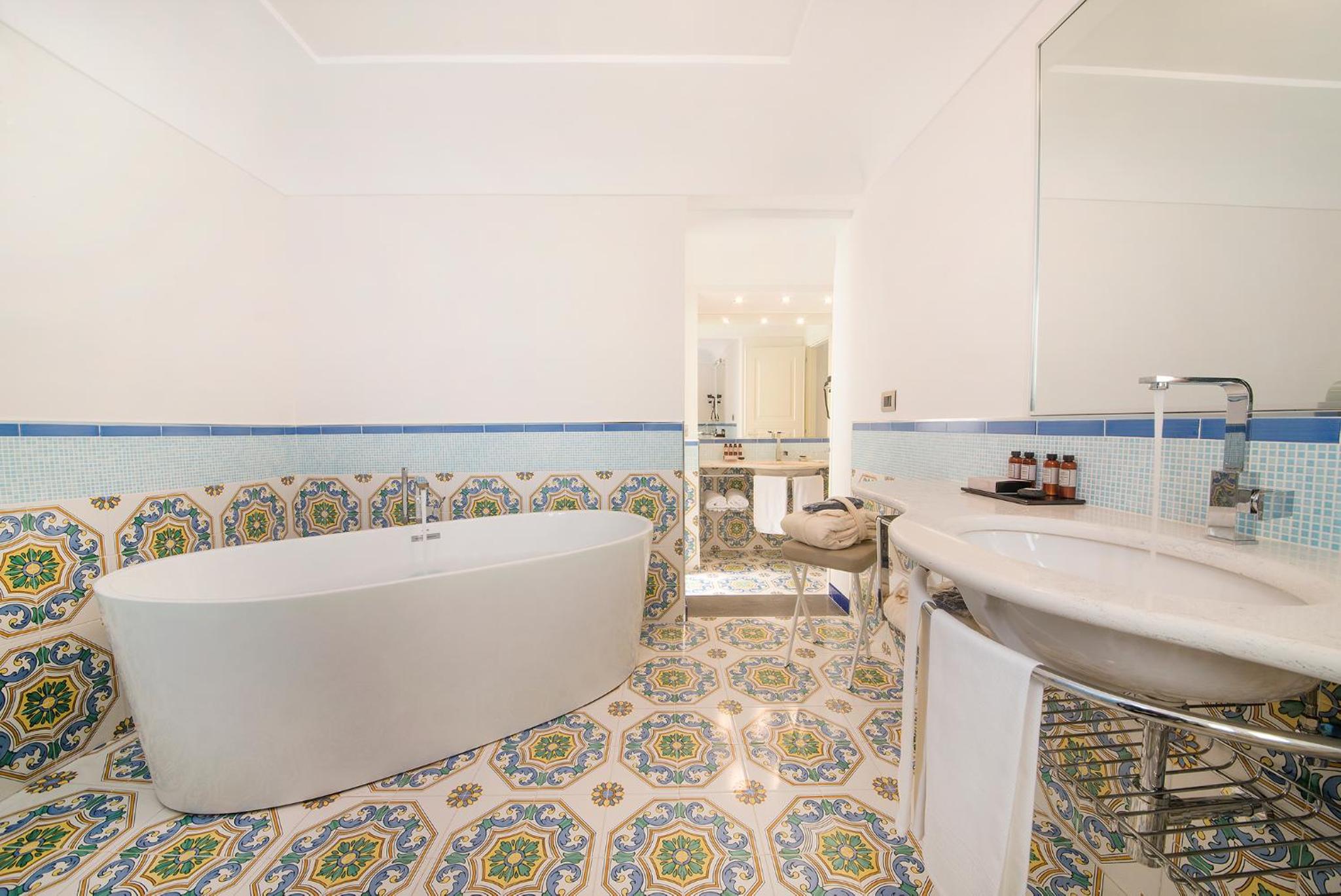 King Suite with Sea View - Photo 2