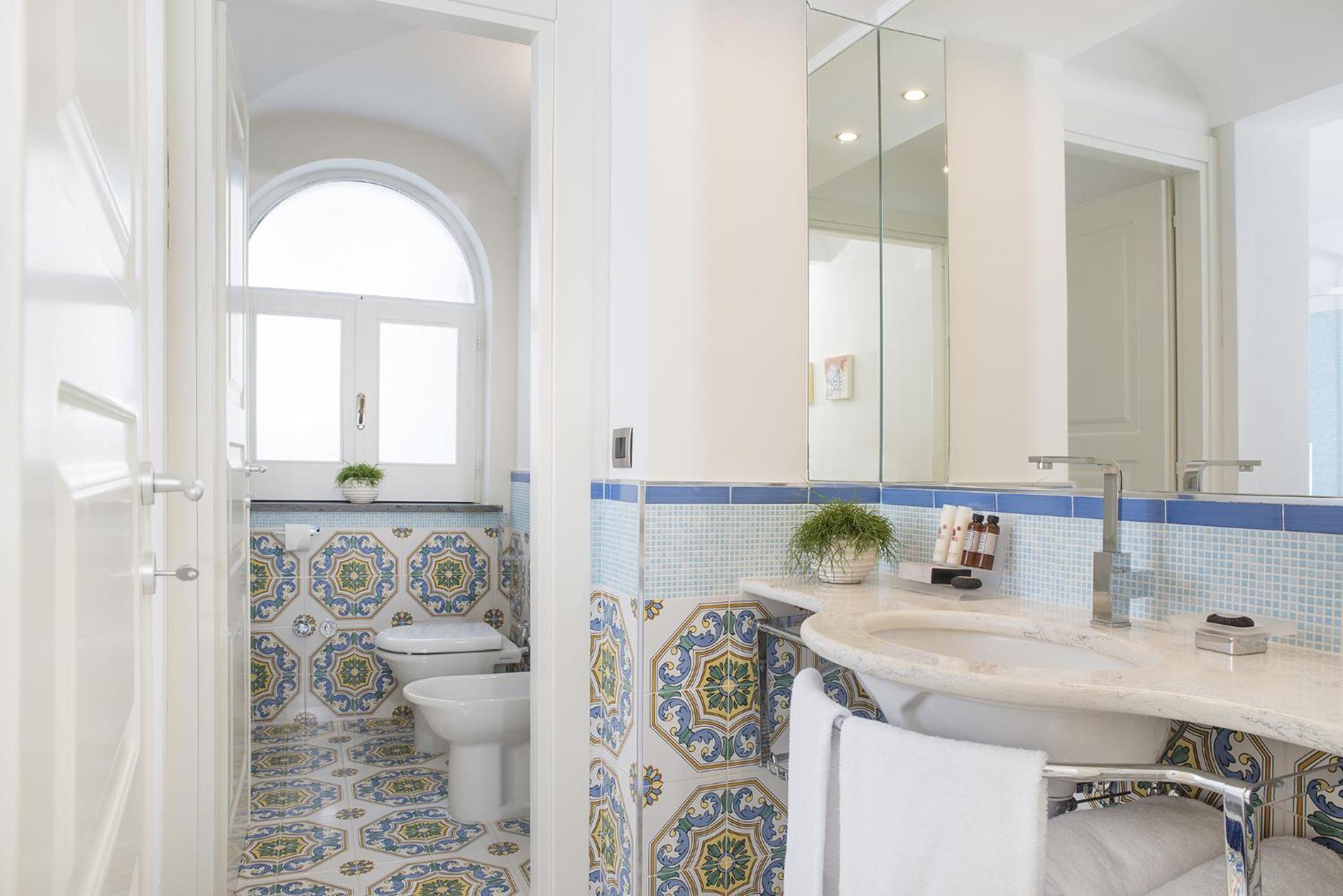 King Suite with Sea View - Photo 3