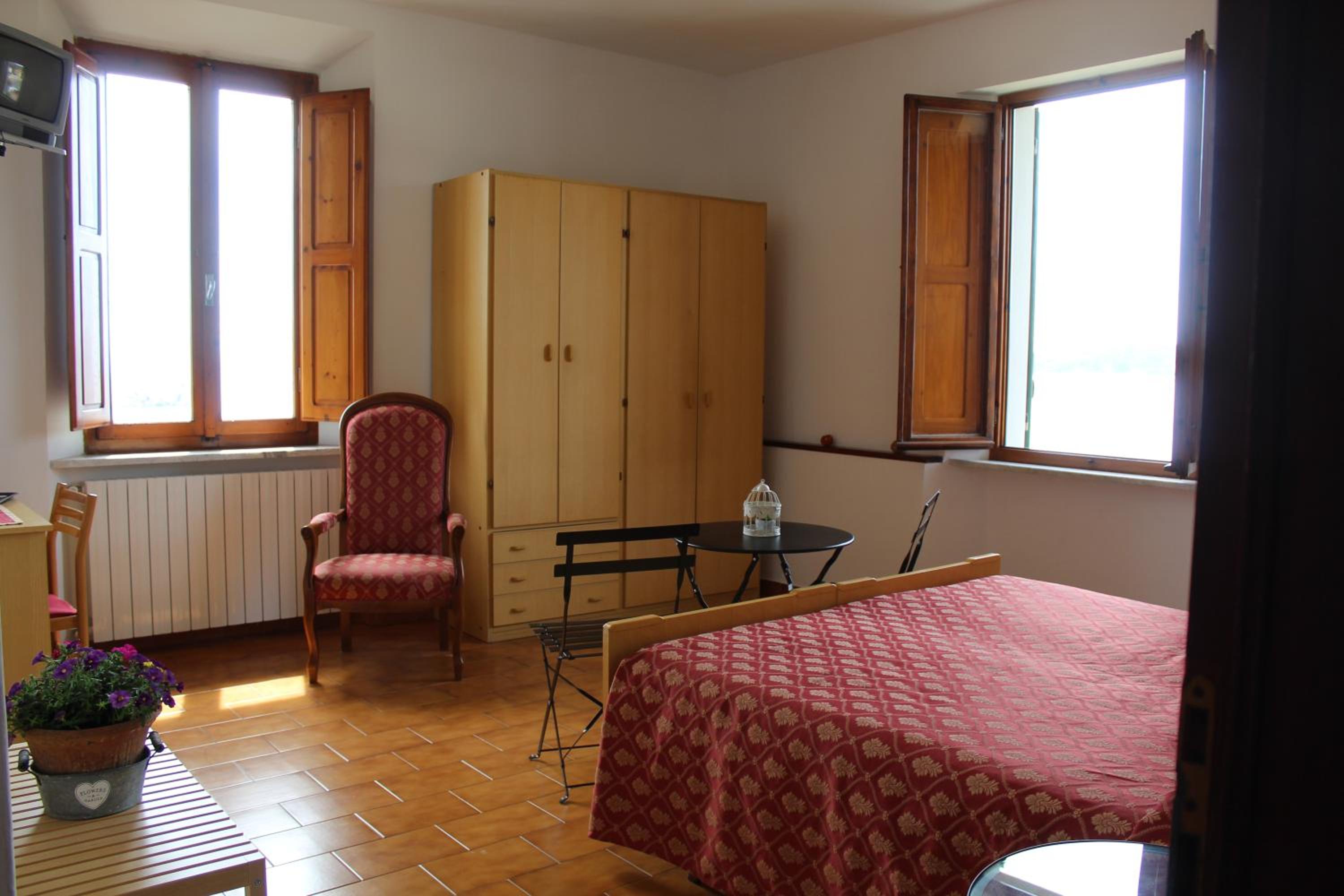Large Double or Twin Room photo 3