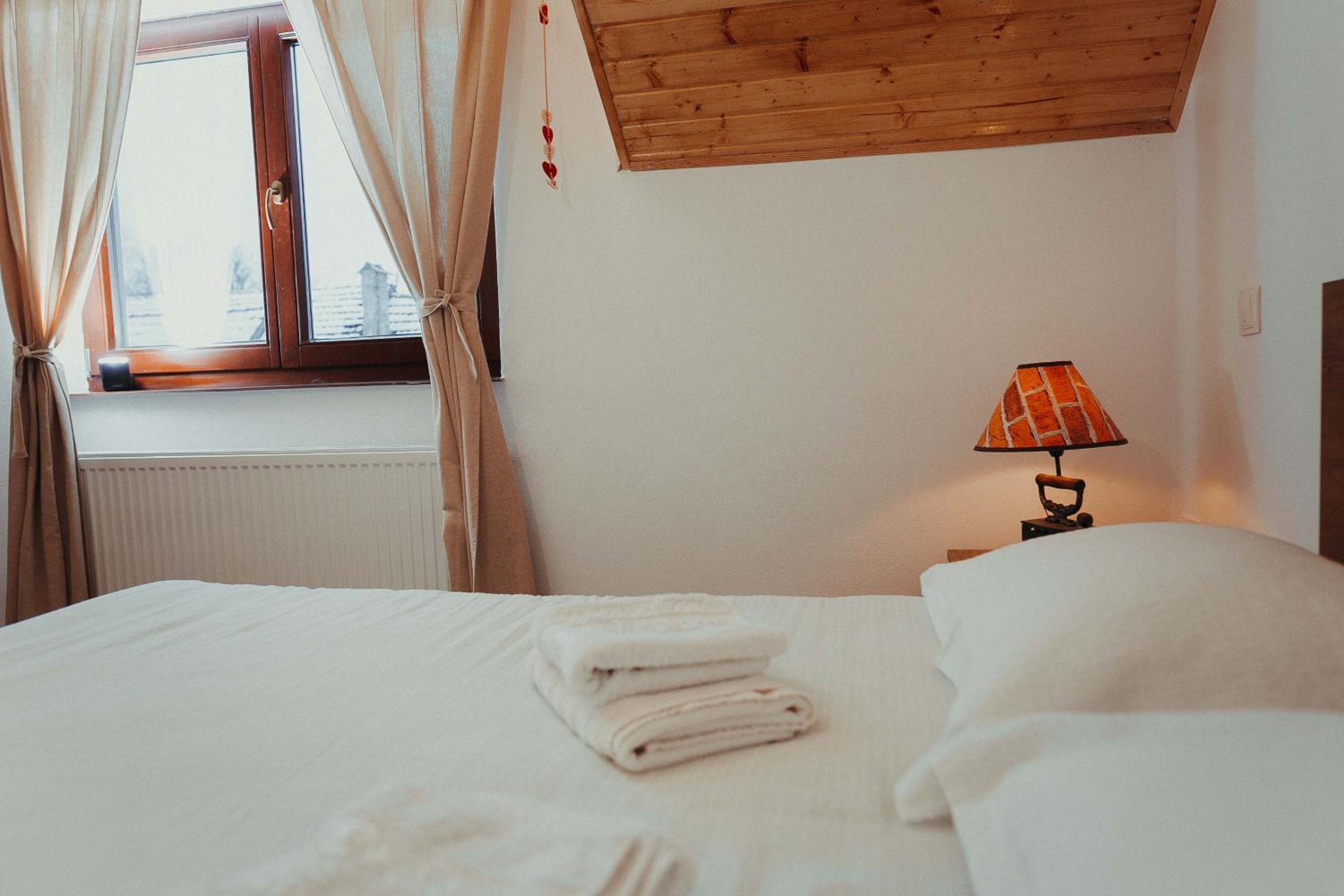 Double Room - Photo 4
