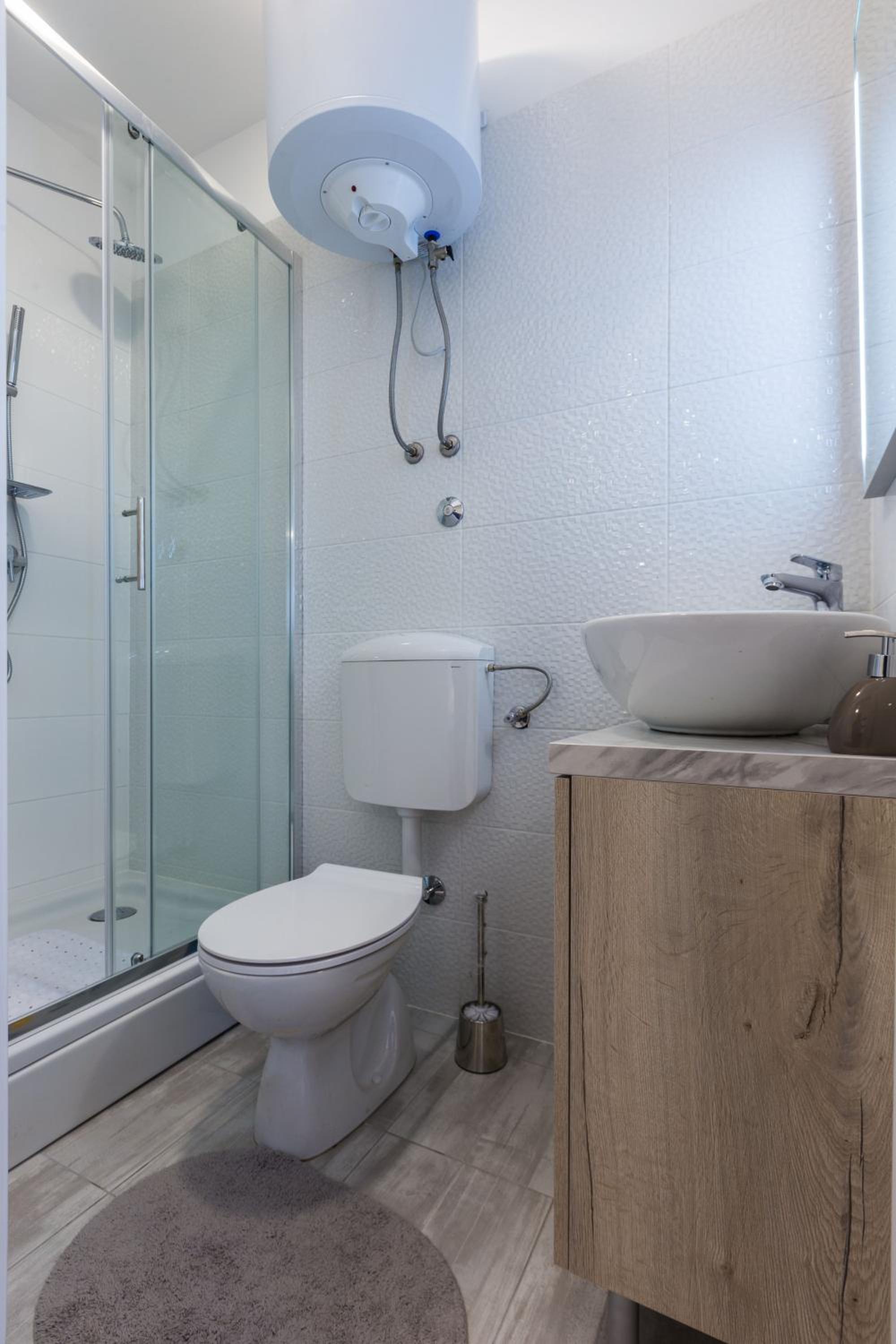 Studio Apartment - Photo 9