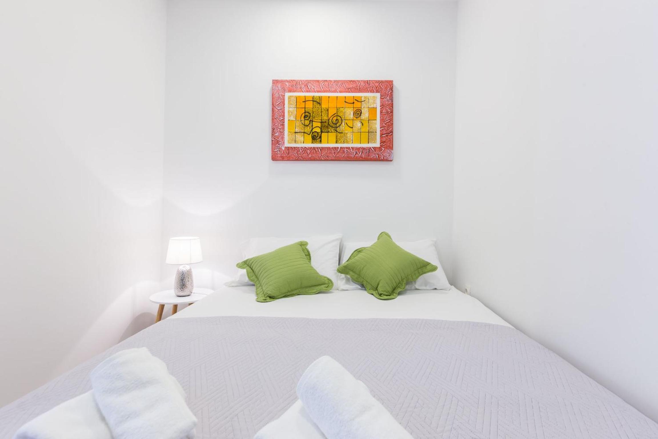 Studio Apartment - Photo 14