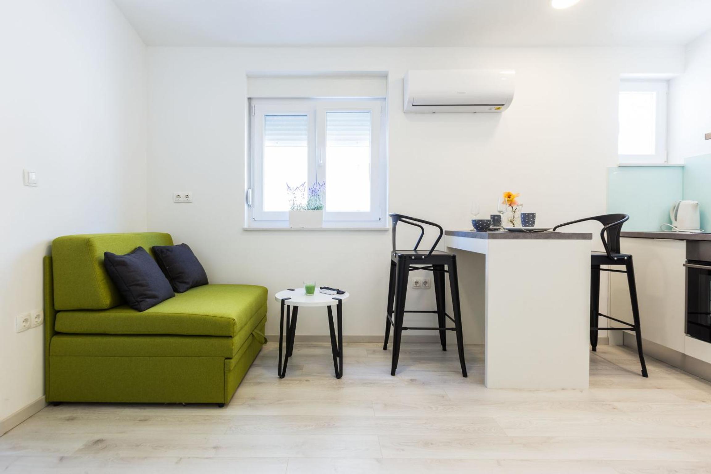 Studio Apartment - Photo 12