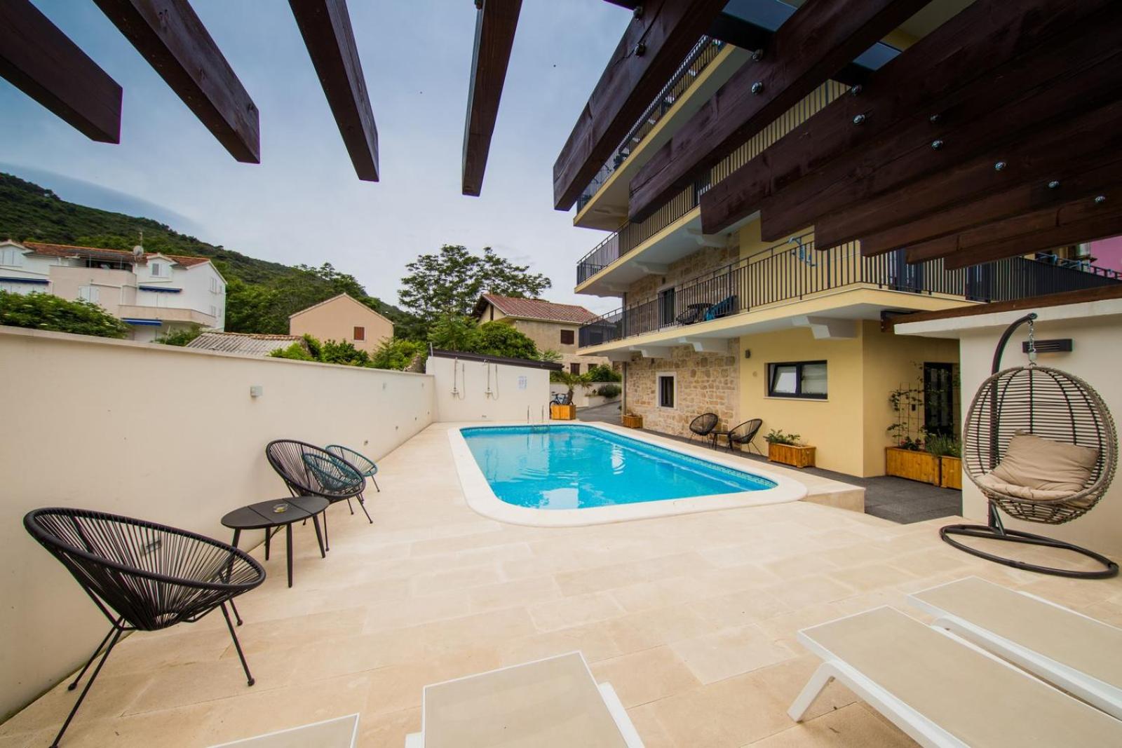 Apartment with Pool View  photo 3