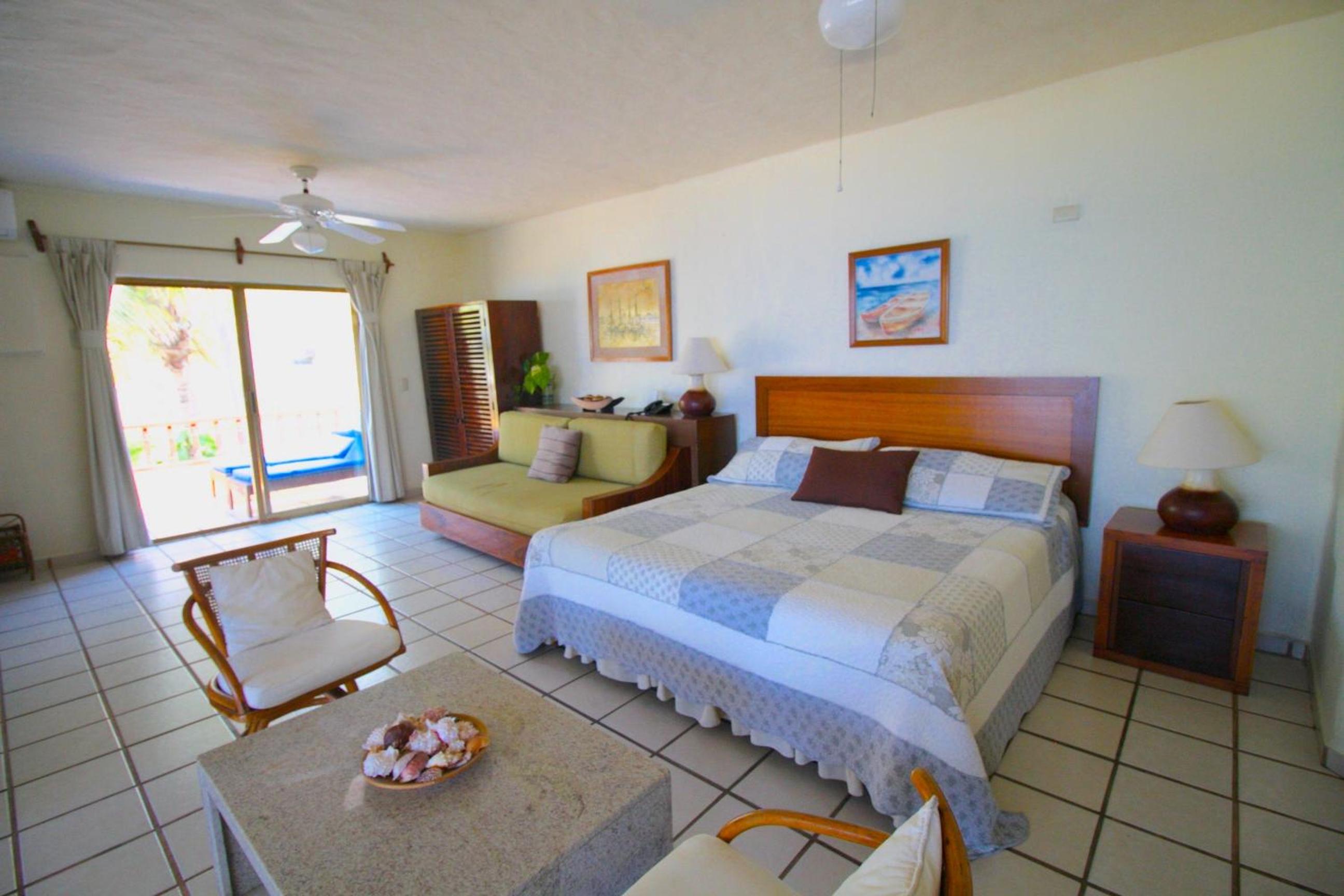 One-Bedroom Apartment - Photo 4