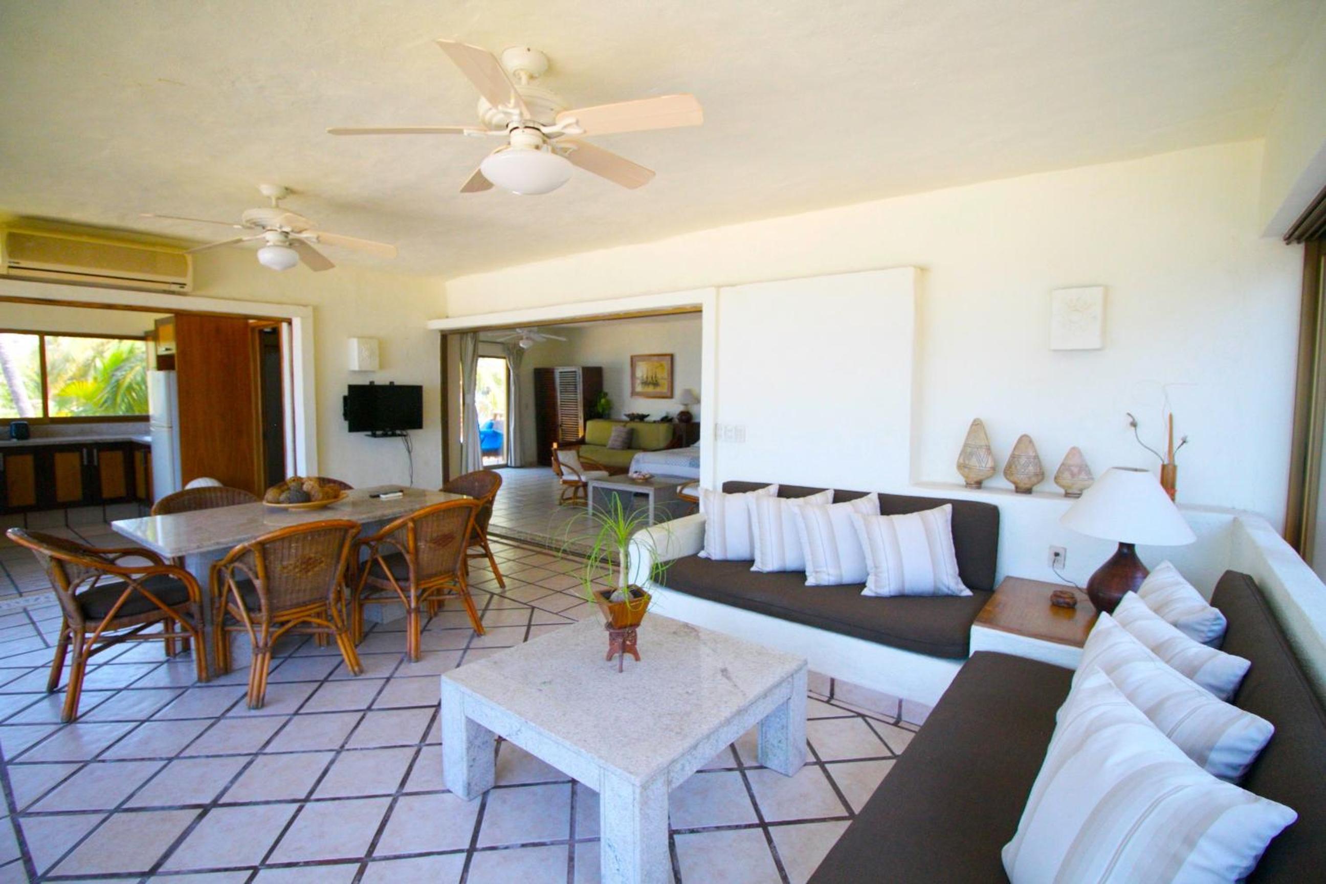 One-Bedroom Apartment - Photo 3