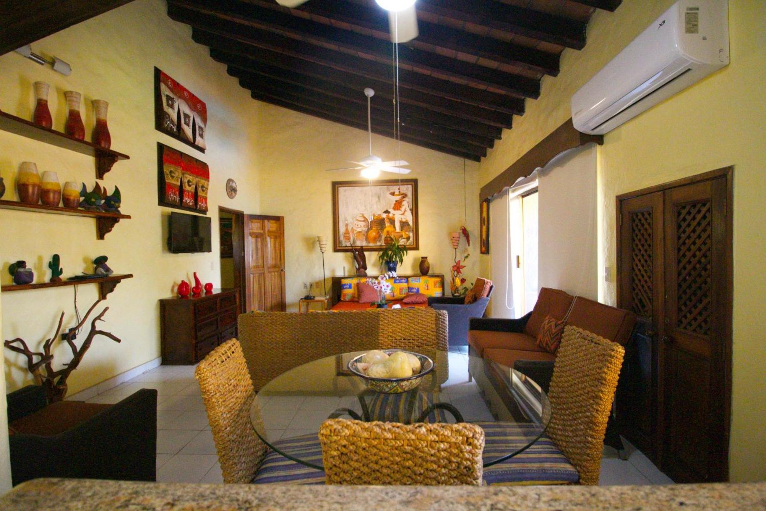 One-Bedroom Apartment - Photo 6