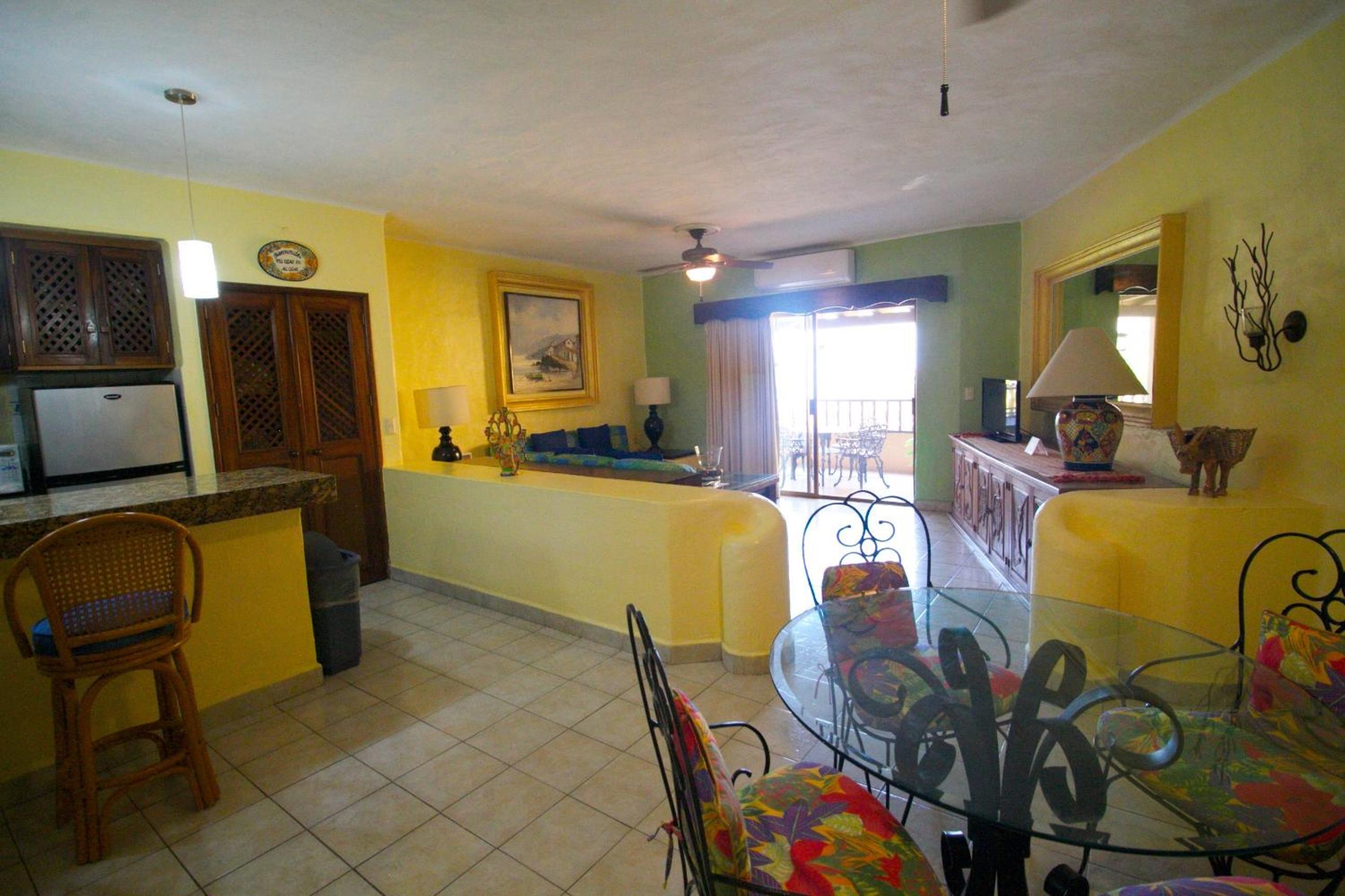 One-Bedroom Apartment - Photo 8