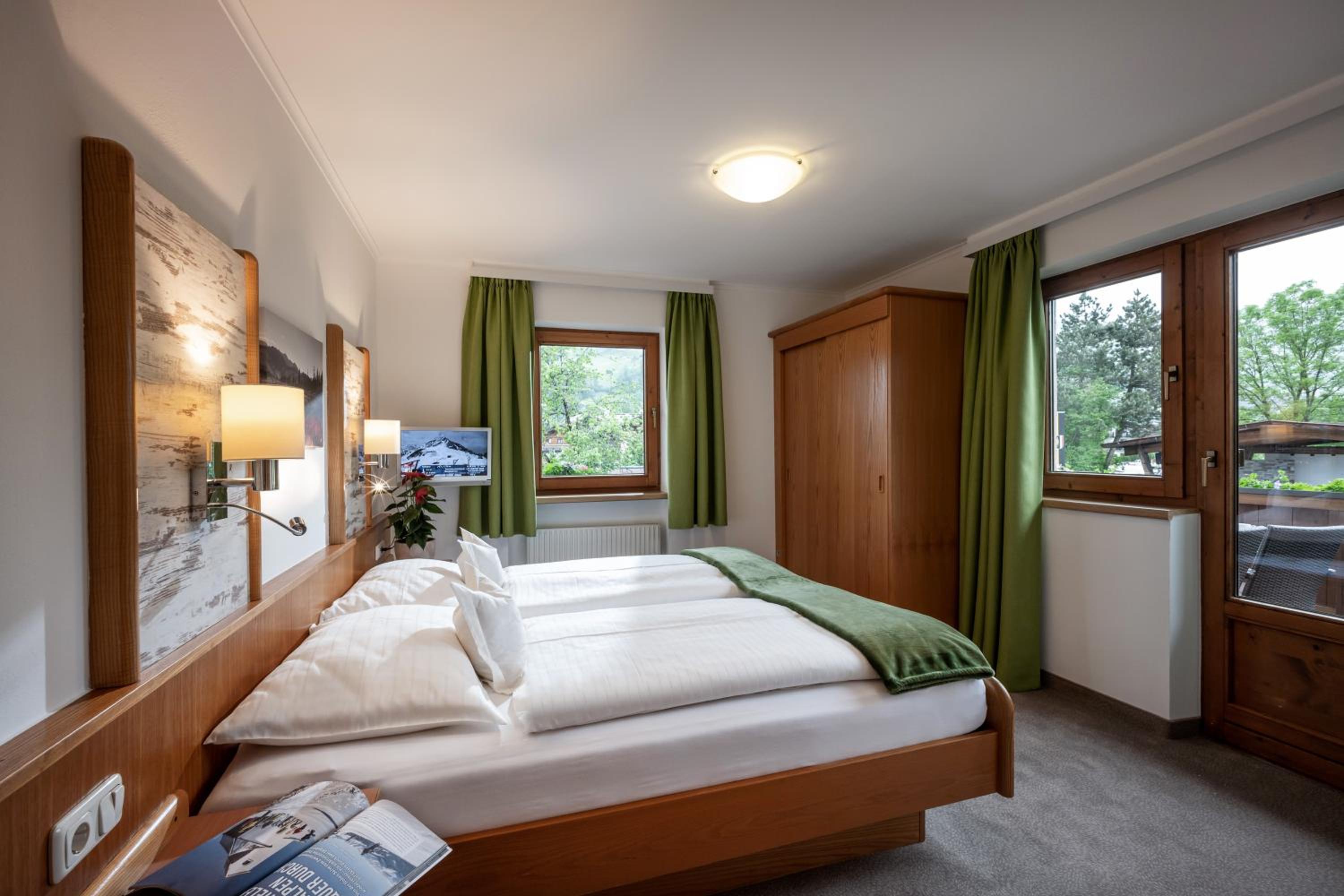 Superior Two-Bedroom Apartment with 2 Bathrooms photo 1