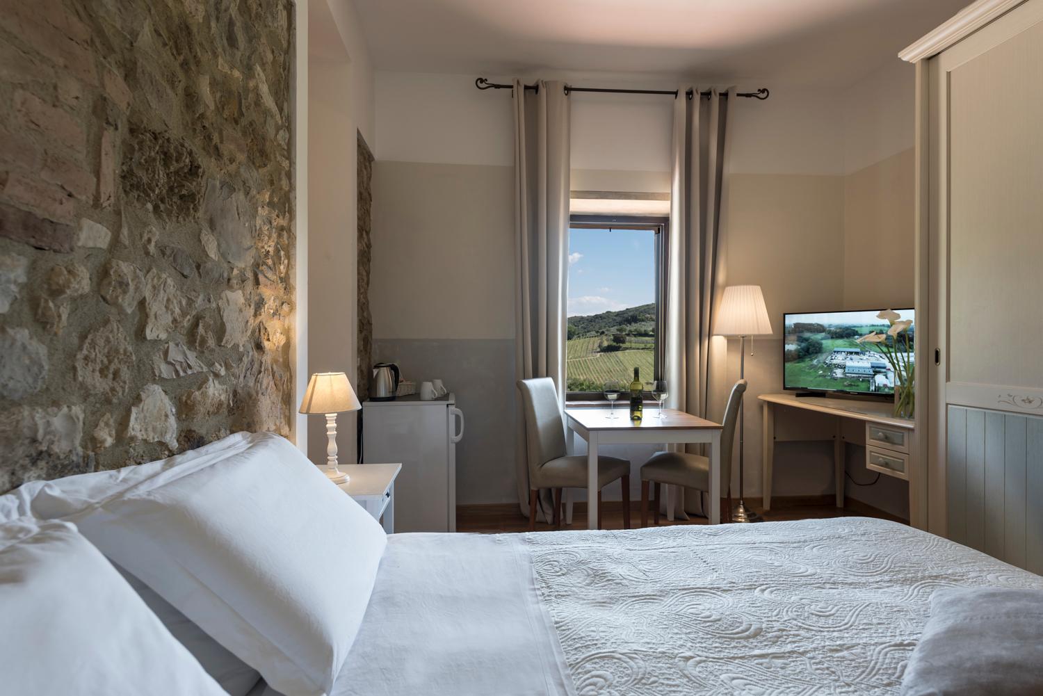 Deluxe Double or Twin Room with Garden View - Photo 10