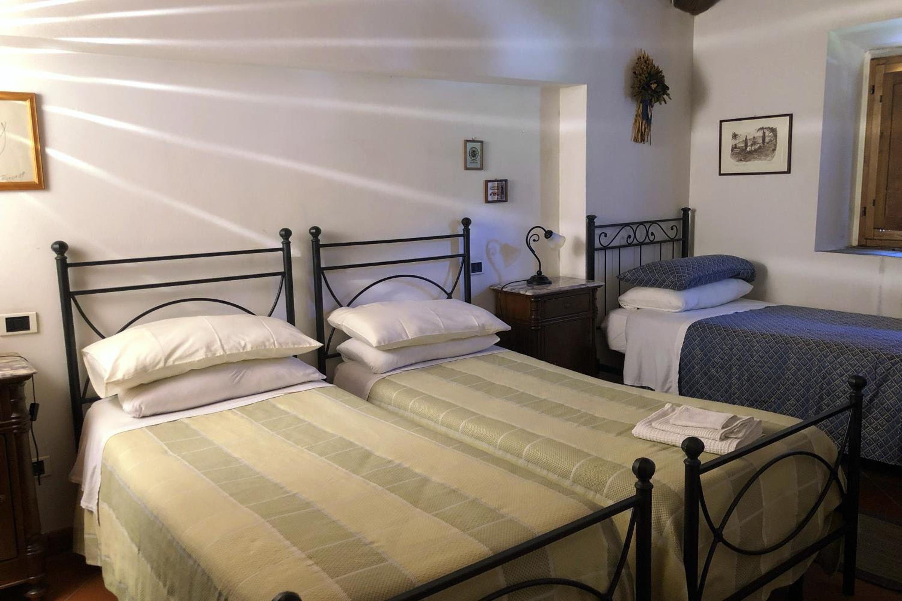 Triple Room with Shared Toilet