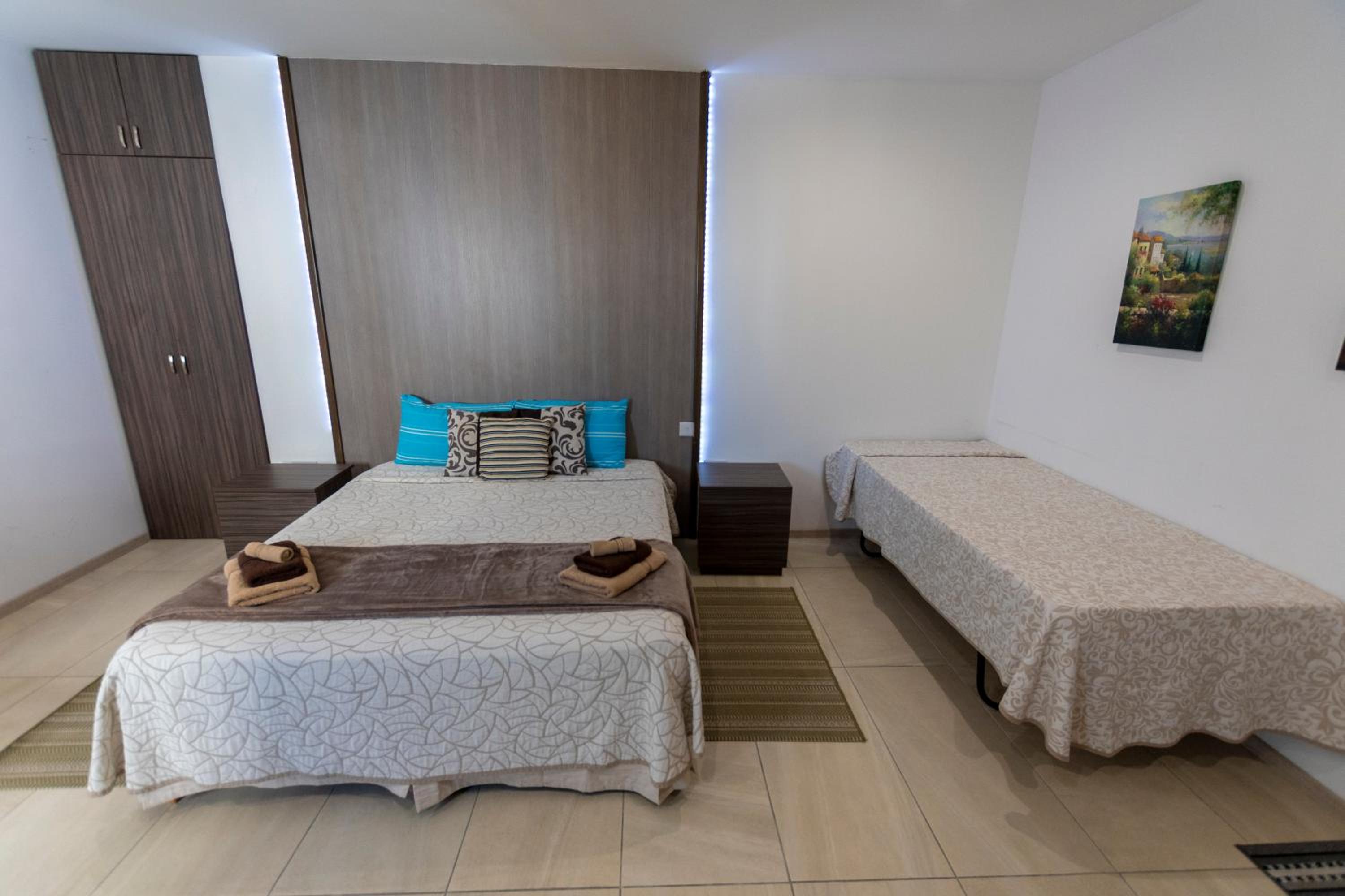 Deluxe Studio Apartment photo 2