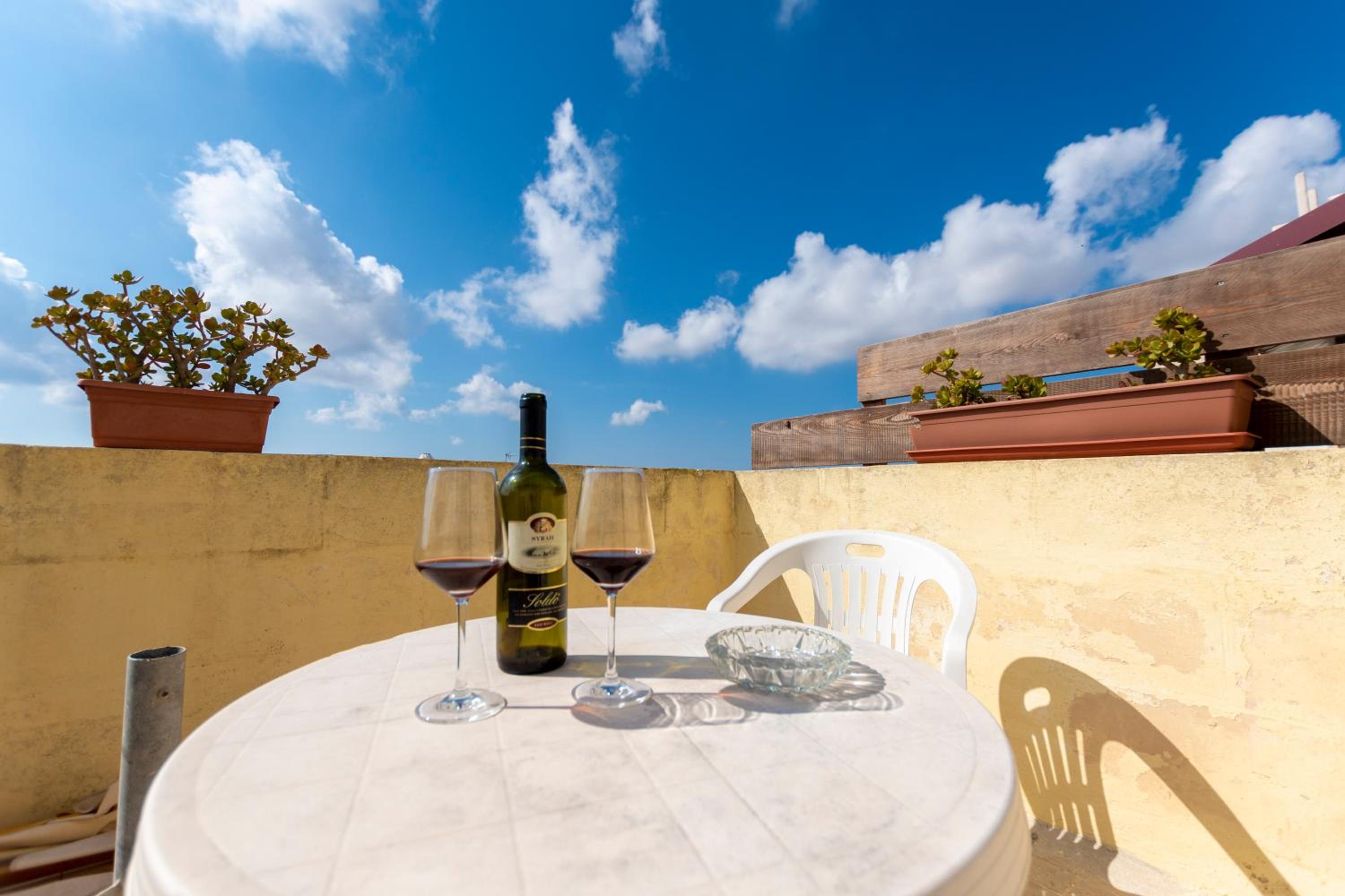 Studio Apartment with Terrace photo 1