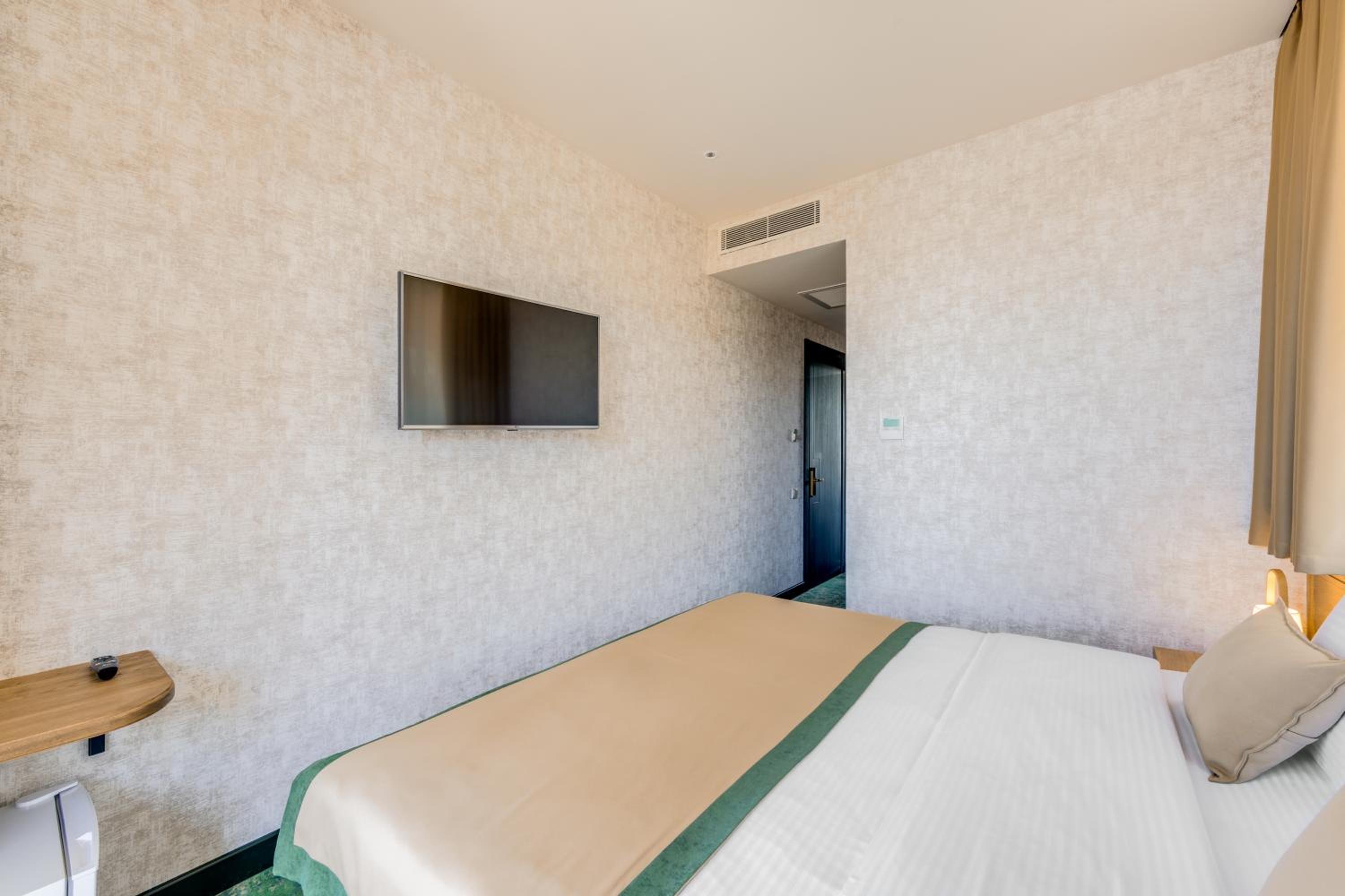 Economy Double or Twin Room - Photo 2