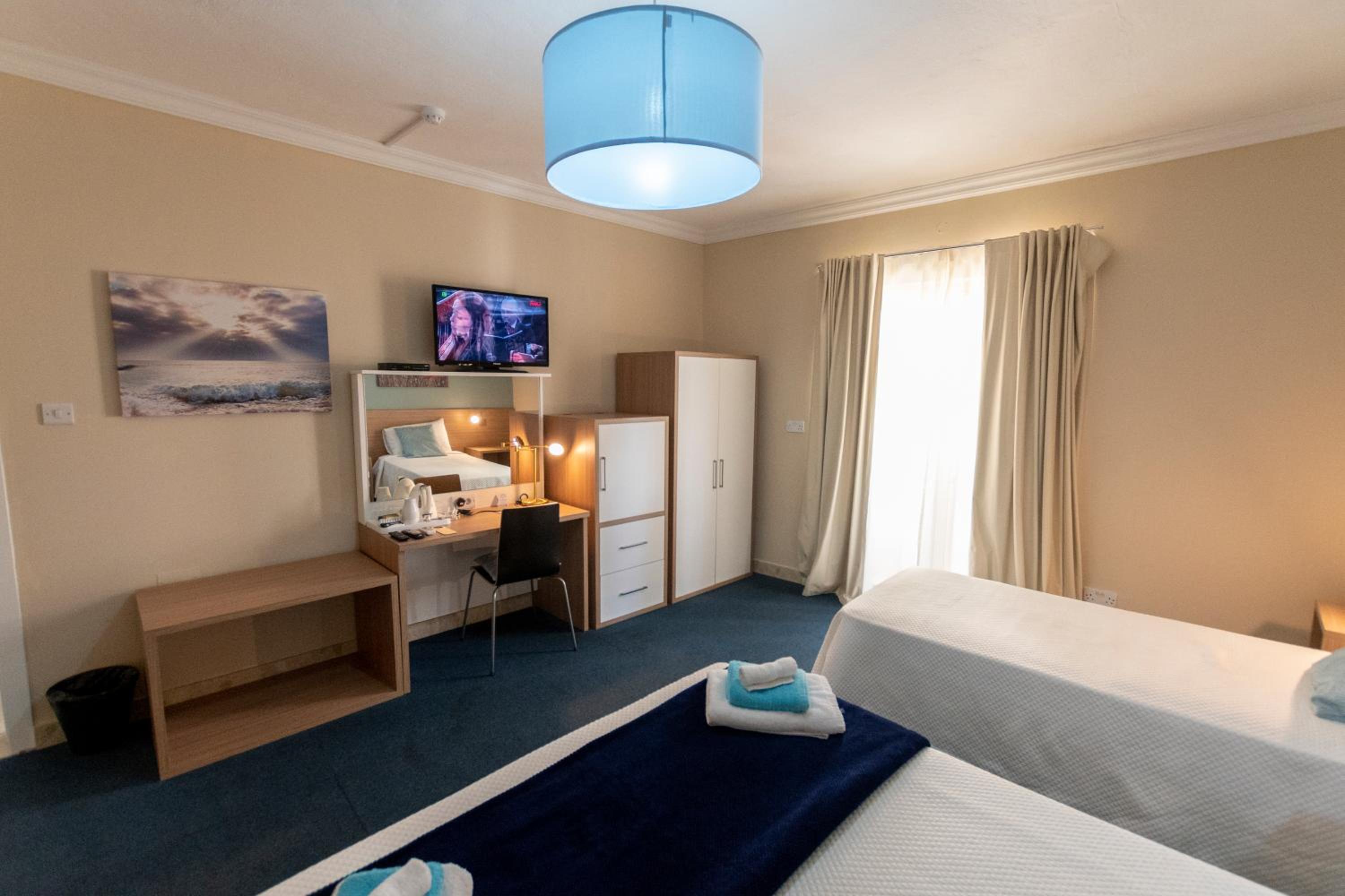 Standard Triple Room with Balcony photo 3