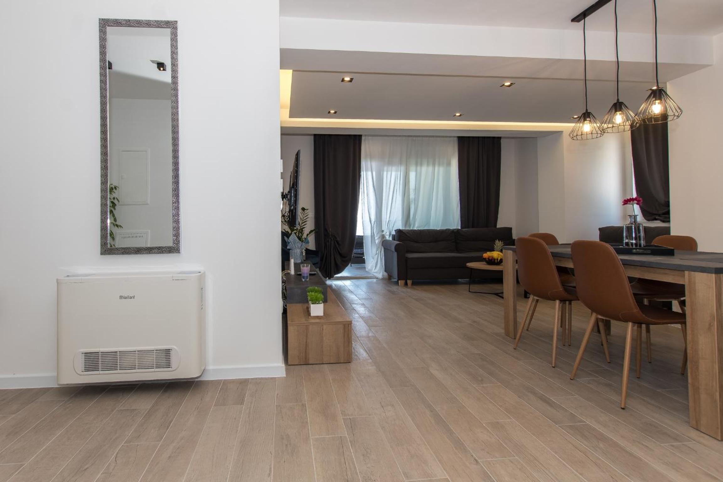 Deluxe Apartment