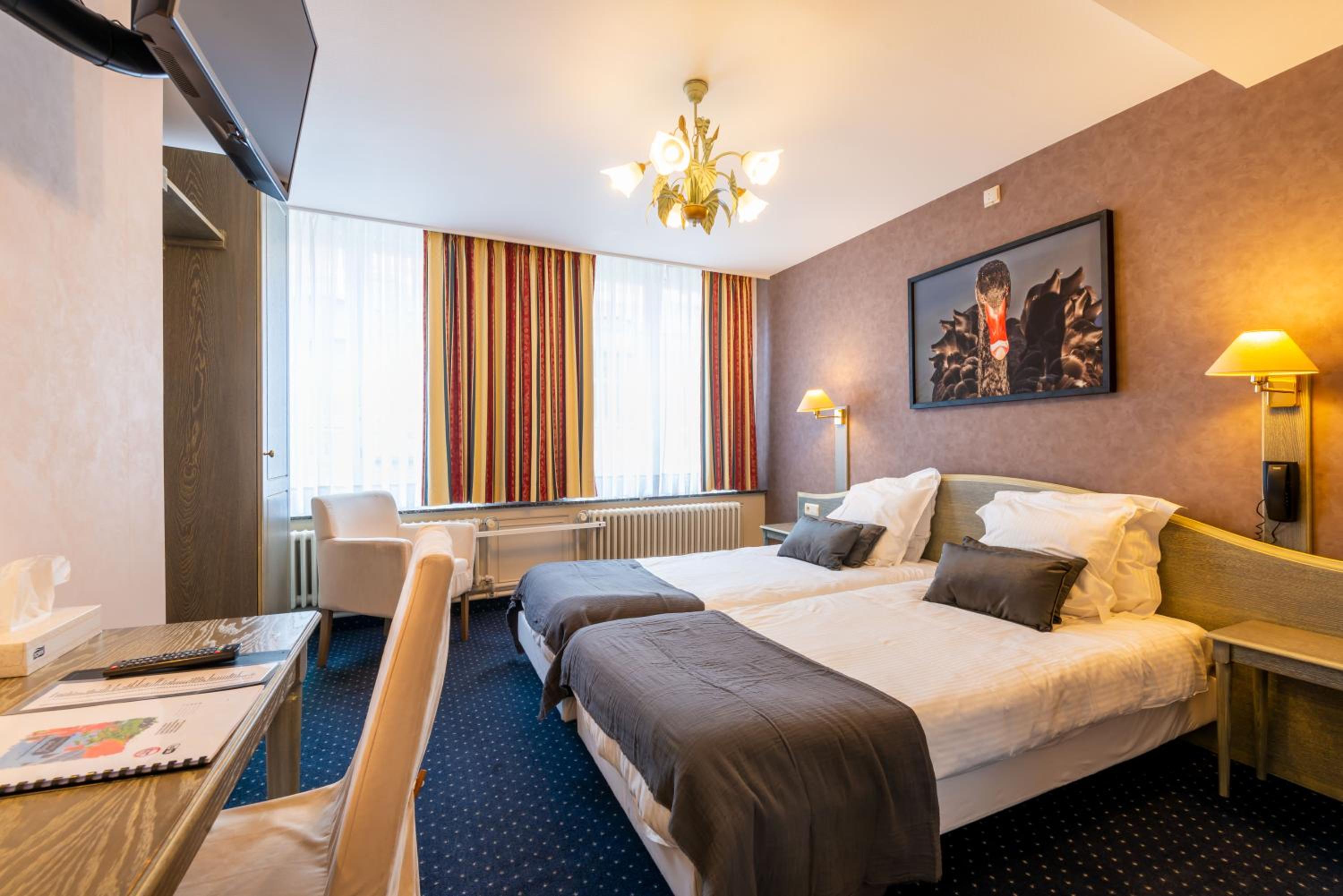 Double or Twin Room - Photo 3