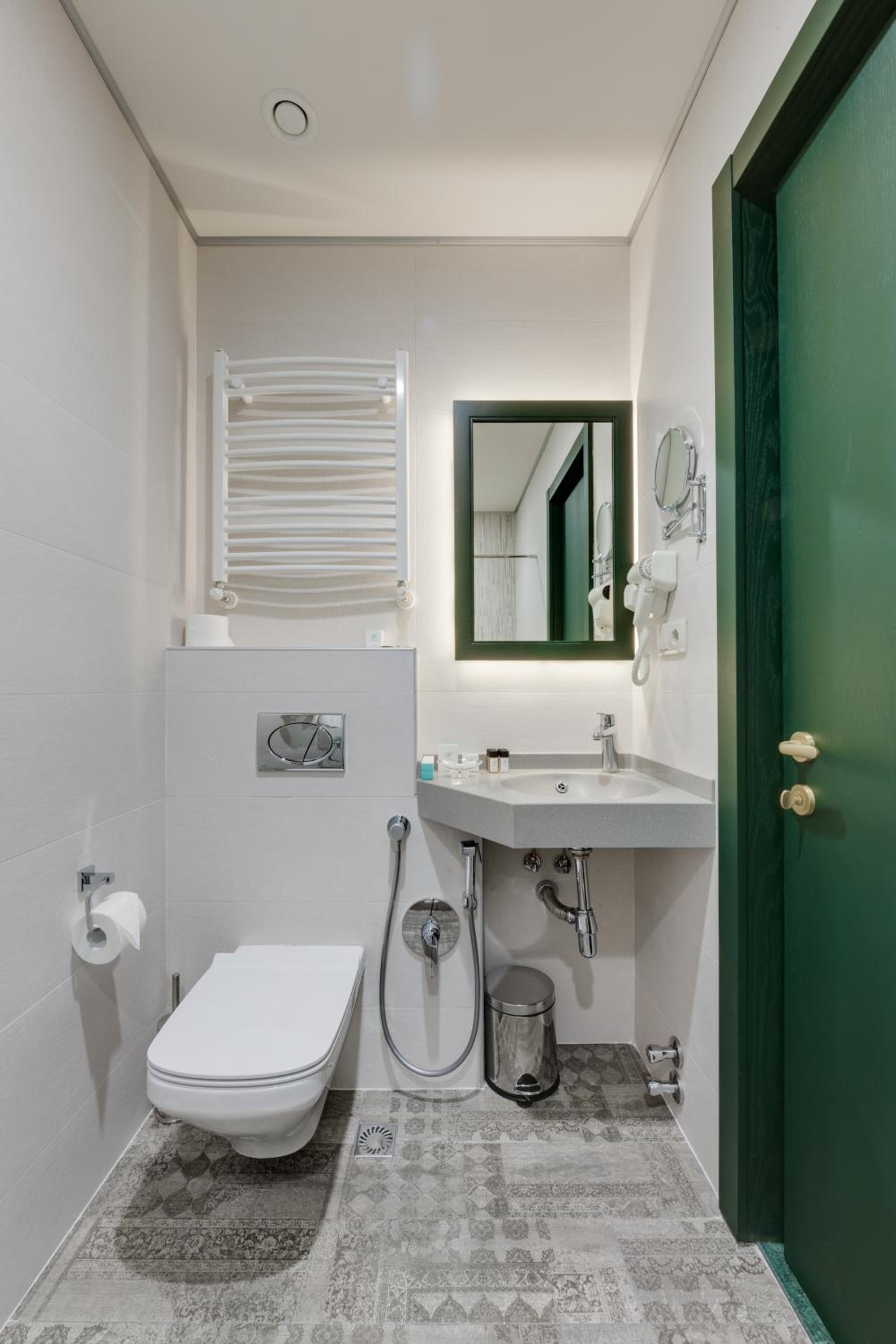 Standard Double or Twin Room - Photo 7