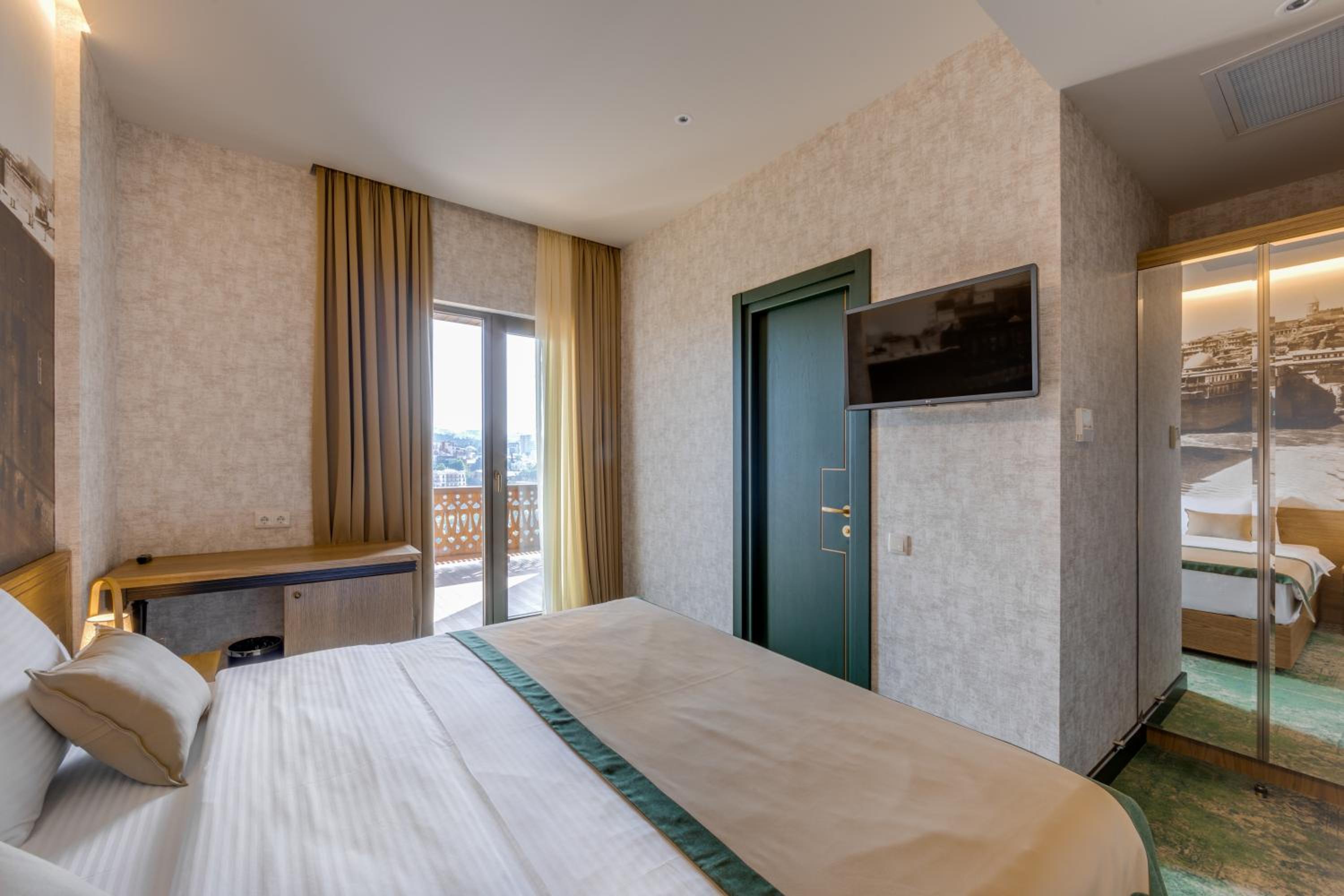 Standard Double or Twin Room - Photo 3