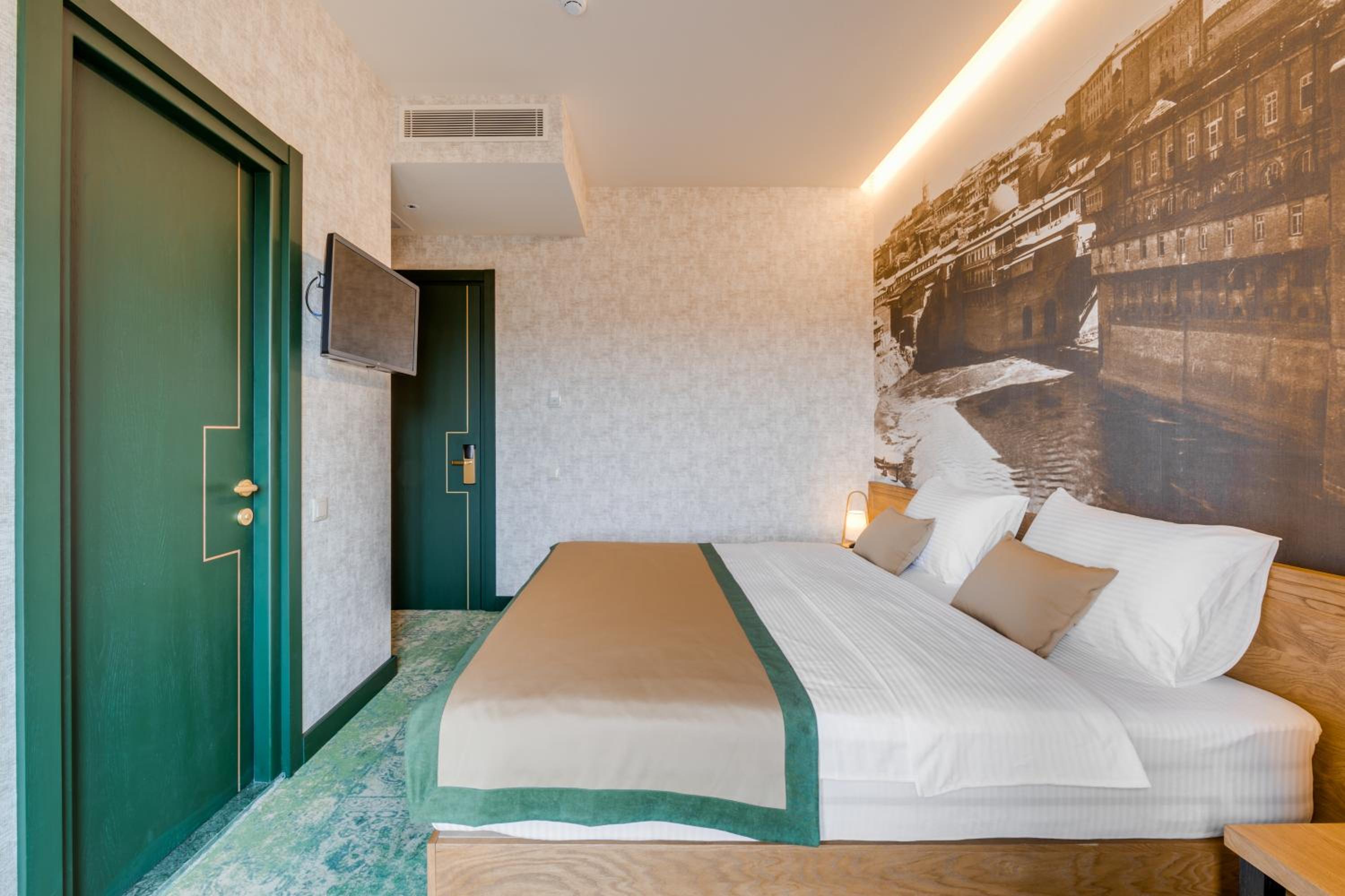 Standard Double or Twin Room - Photo 4