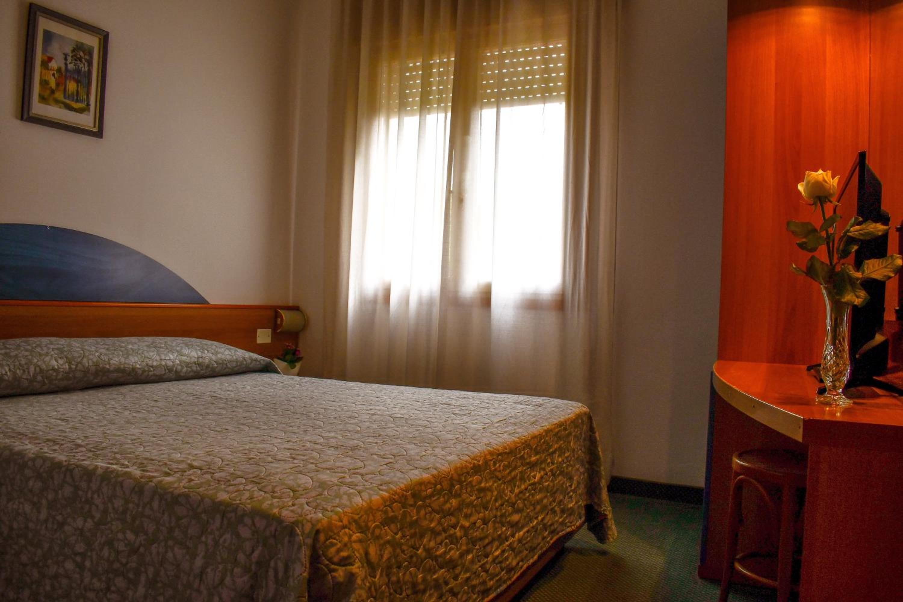 Double Room - Photo 2