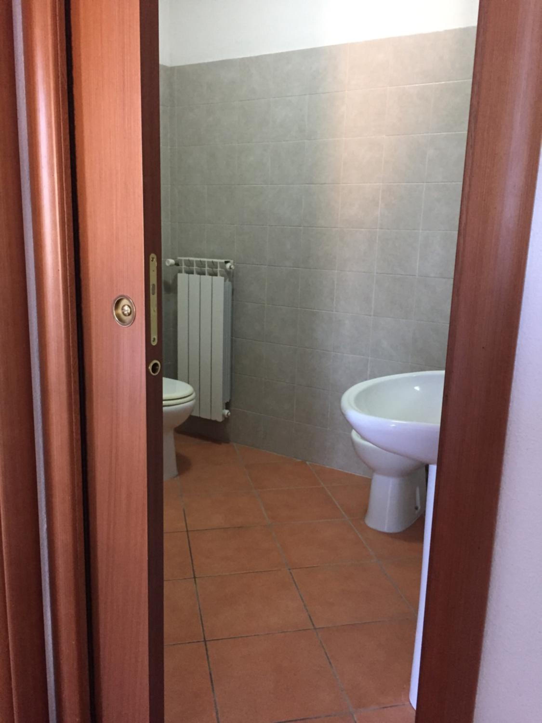Deluxe Room (2 Adults + 1 Child) - Photo 2