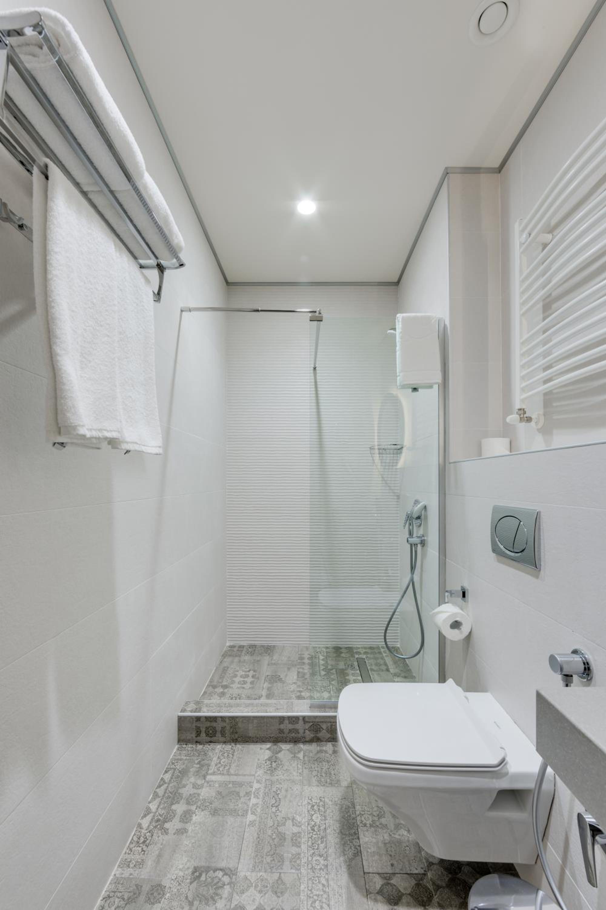 Superior Double or Twin Room - Photo 9