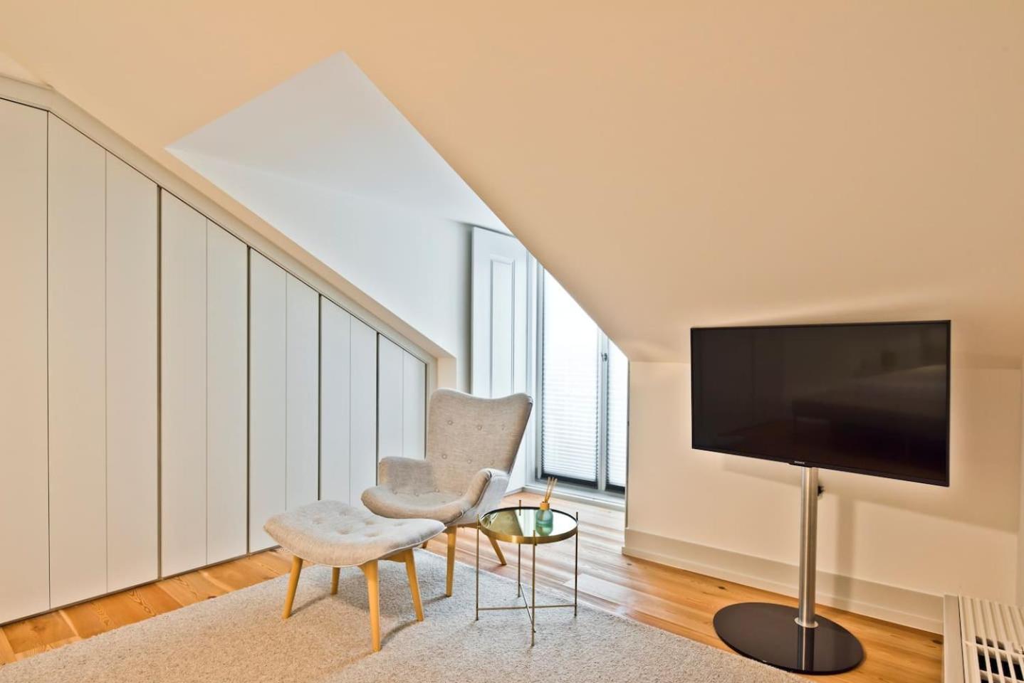 Apartment - Photo 2