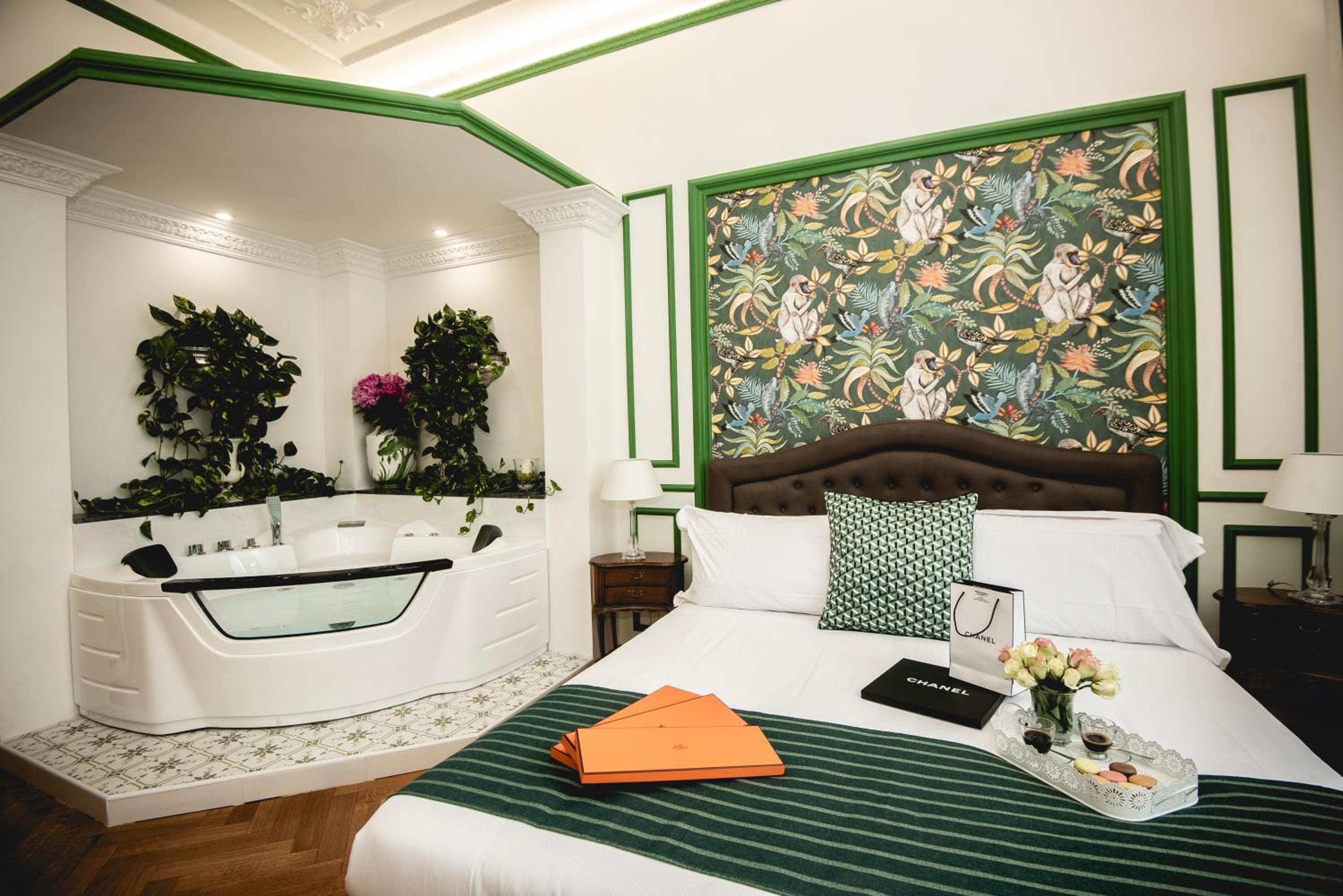 Deluxe Apartment