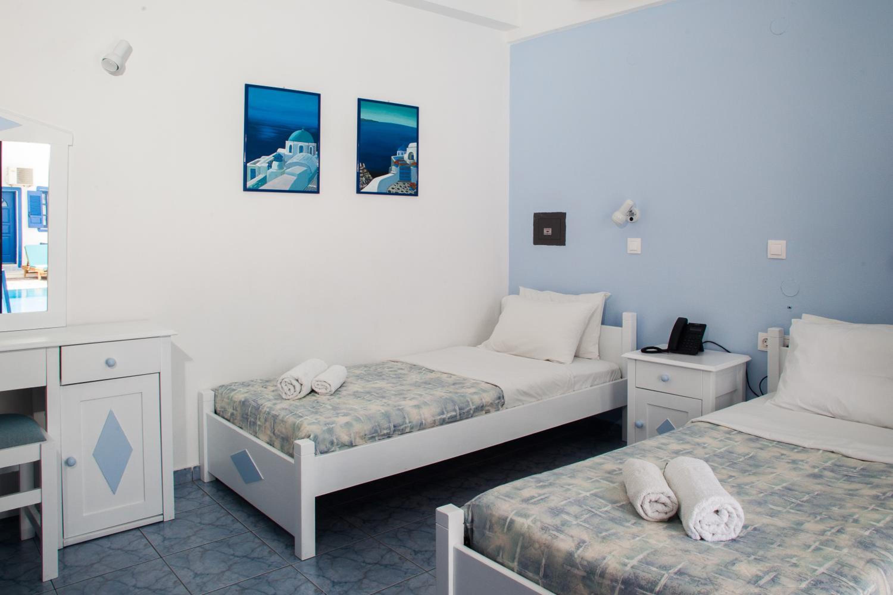 Double Room by the Pool - Photo 6