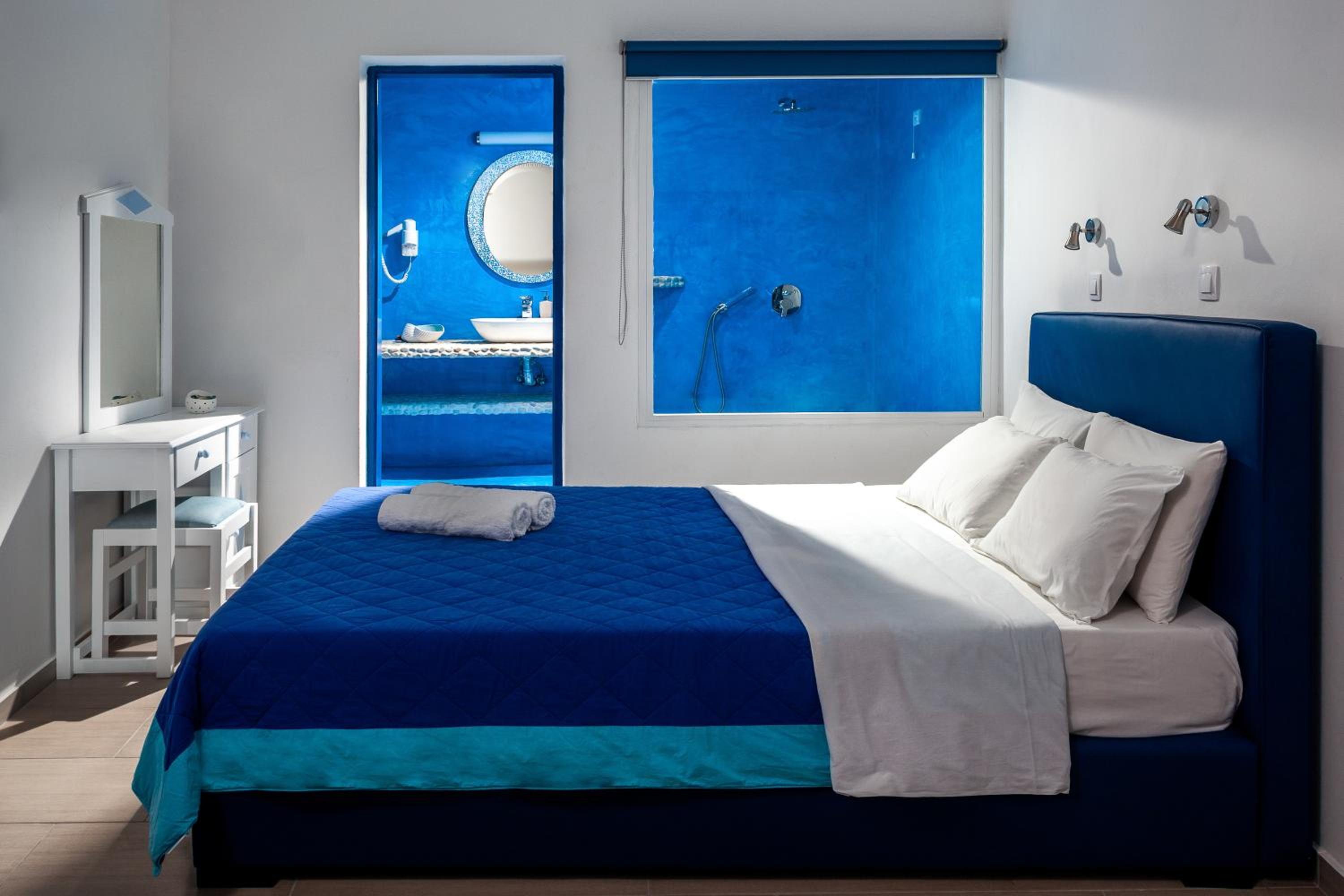 Double Room by the Pool - Photo 4