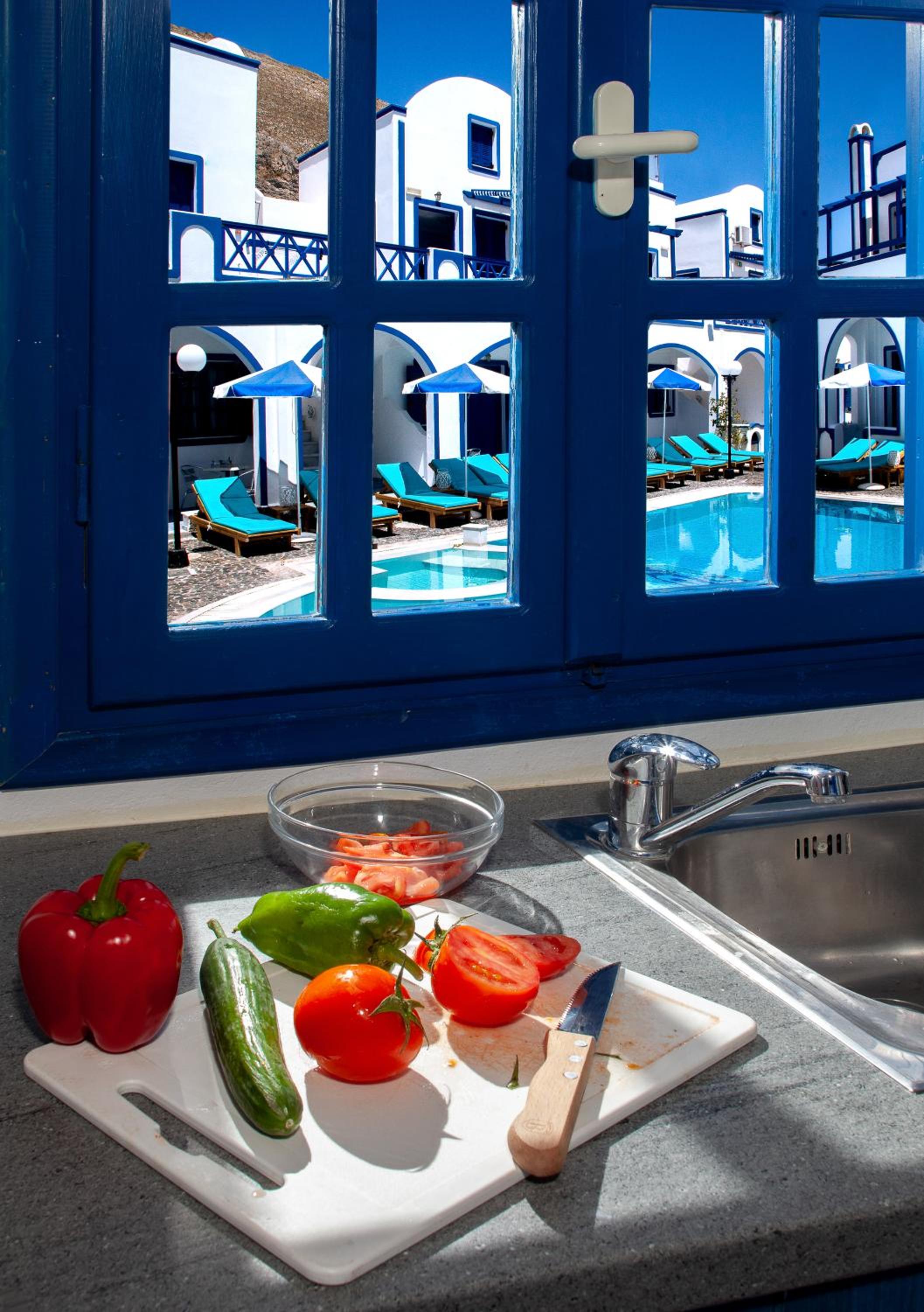 Double Room by the Pool - Photo 2