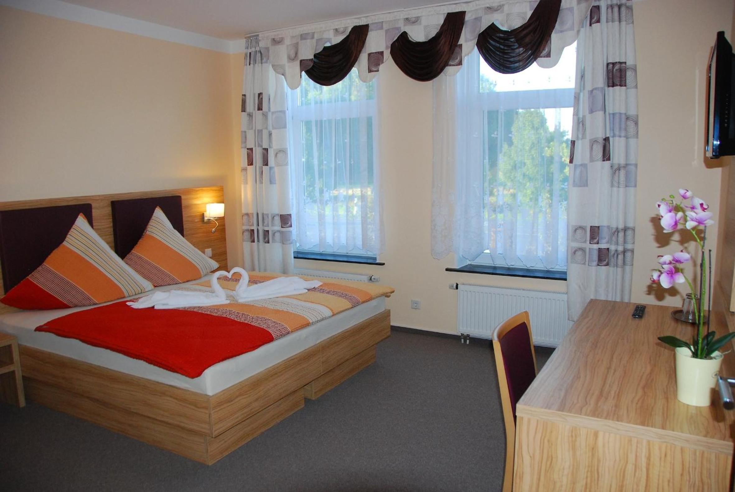Double Room - Photo 15