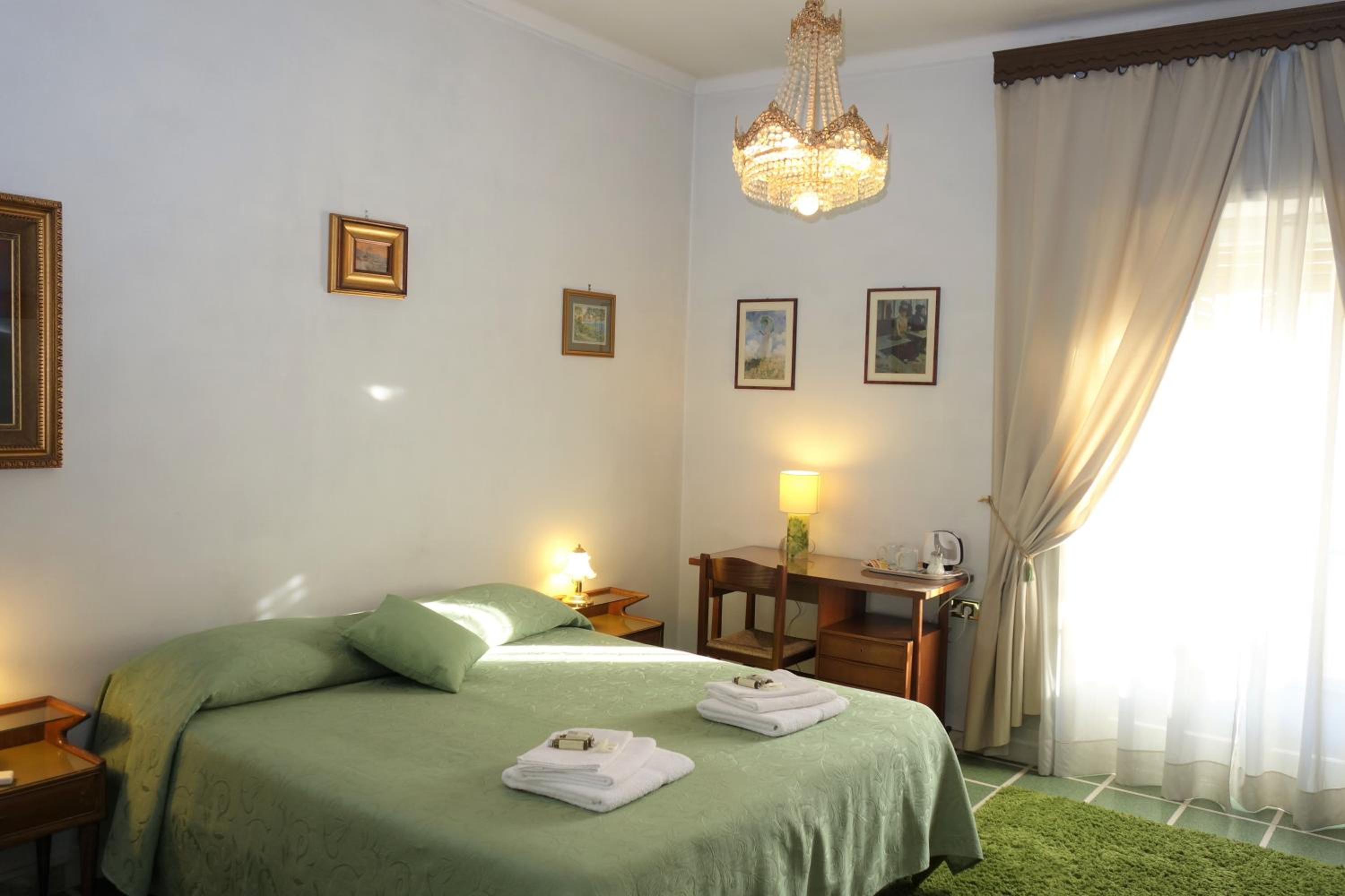 Double Room with Private External Bathroom