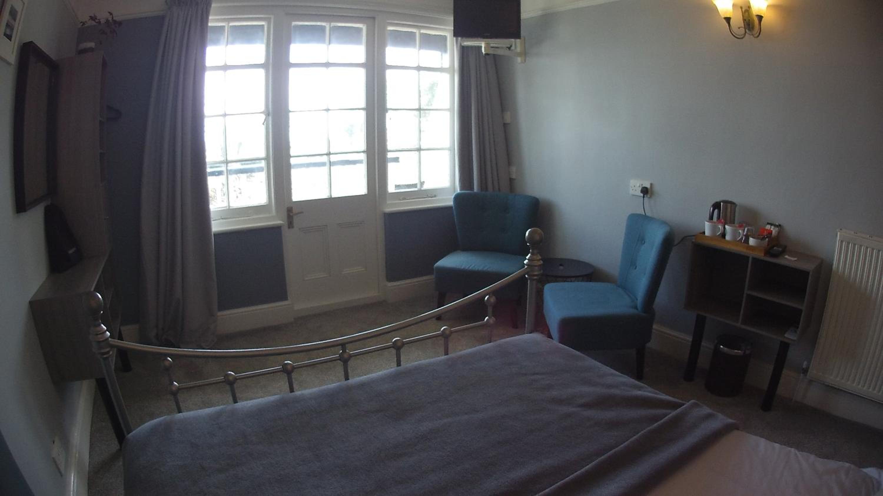 Large Double Room with Sea View - Photo 1