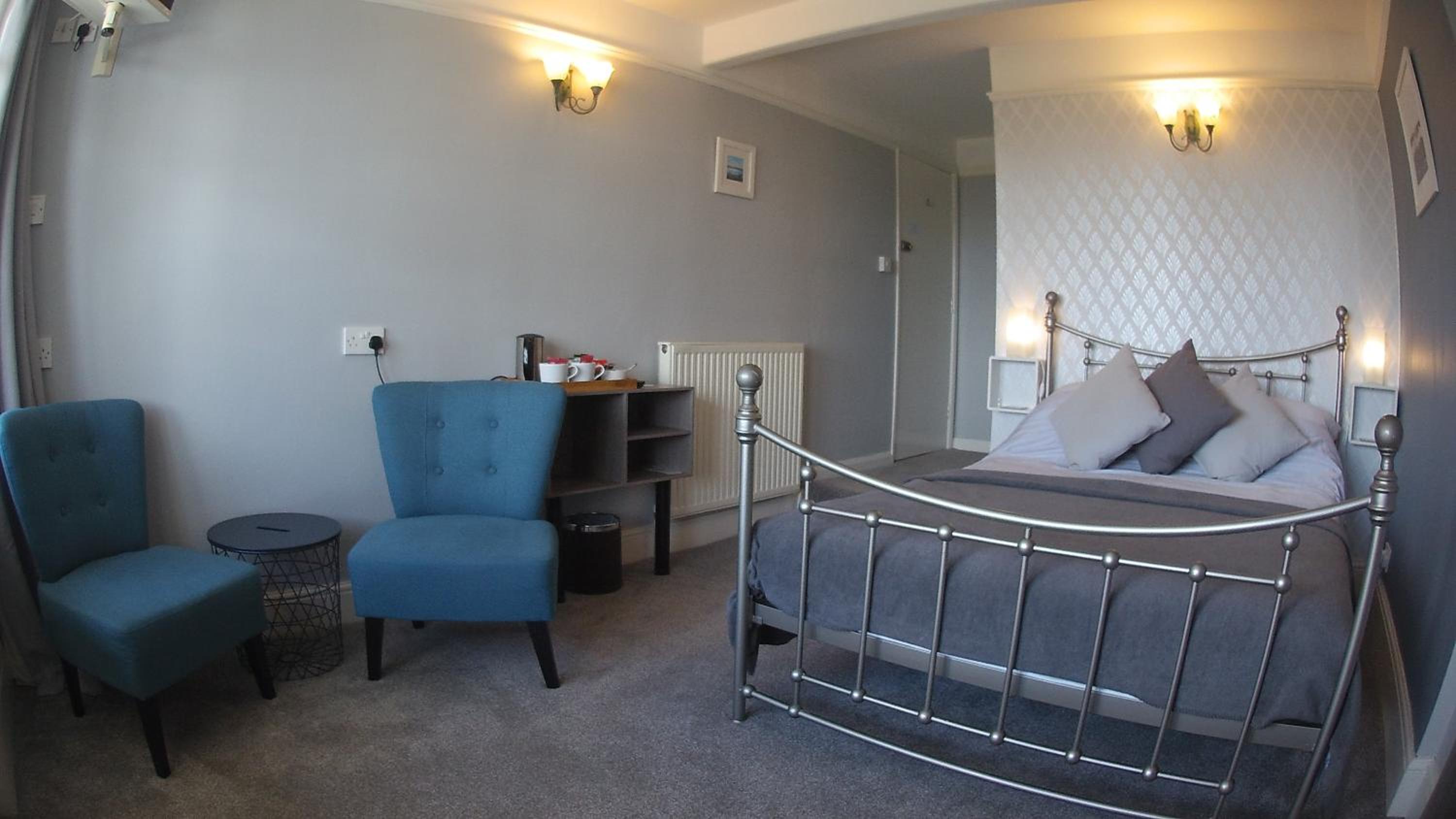 Large Double Room with Sea View - Photo 18