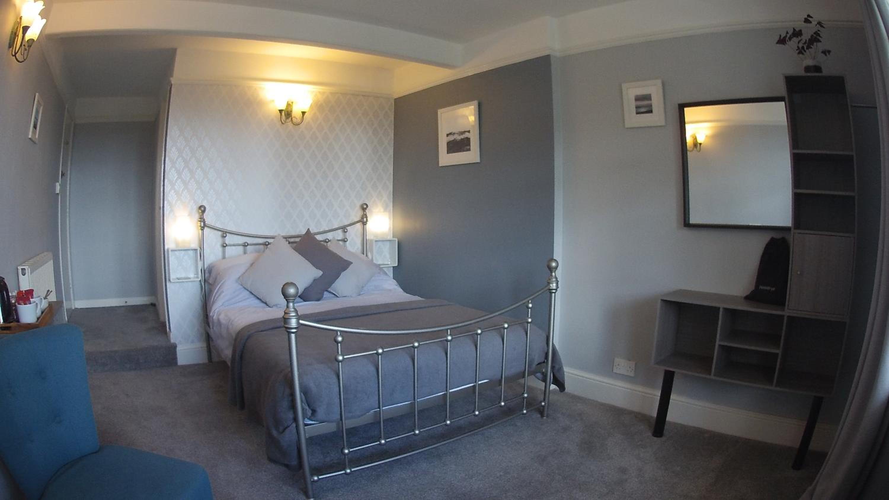 Large Double Room with Sea View - Photo 20