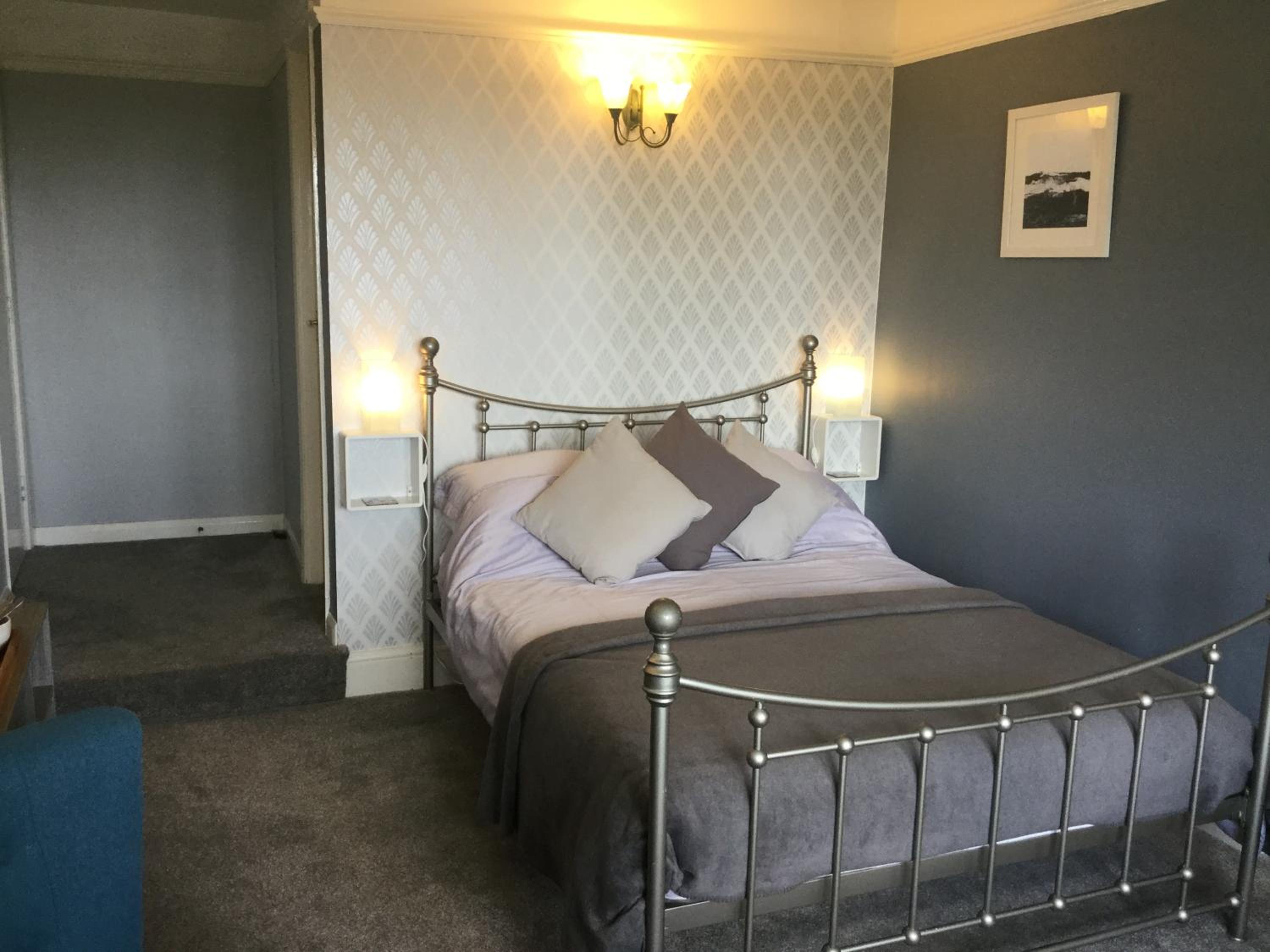 Large Double Room with Sea View - Photo 15
