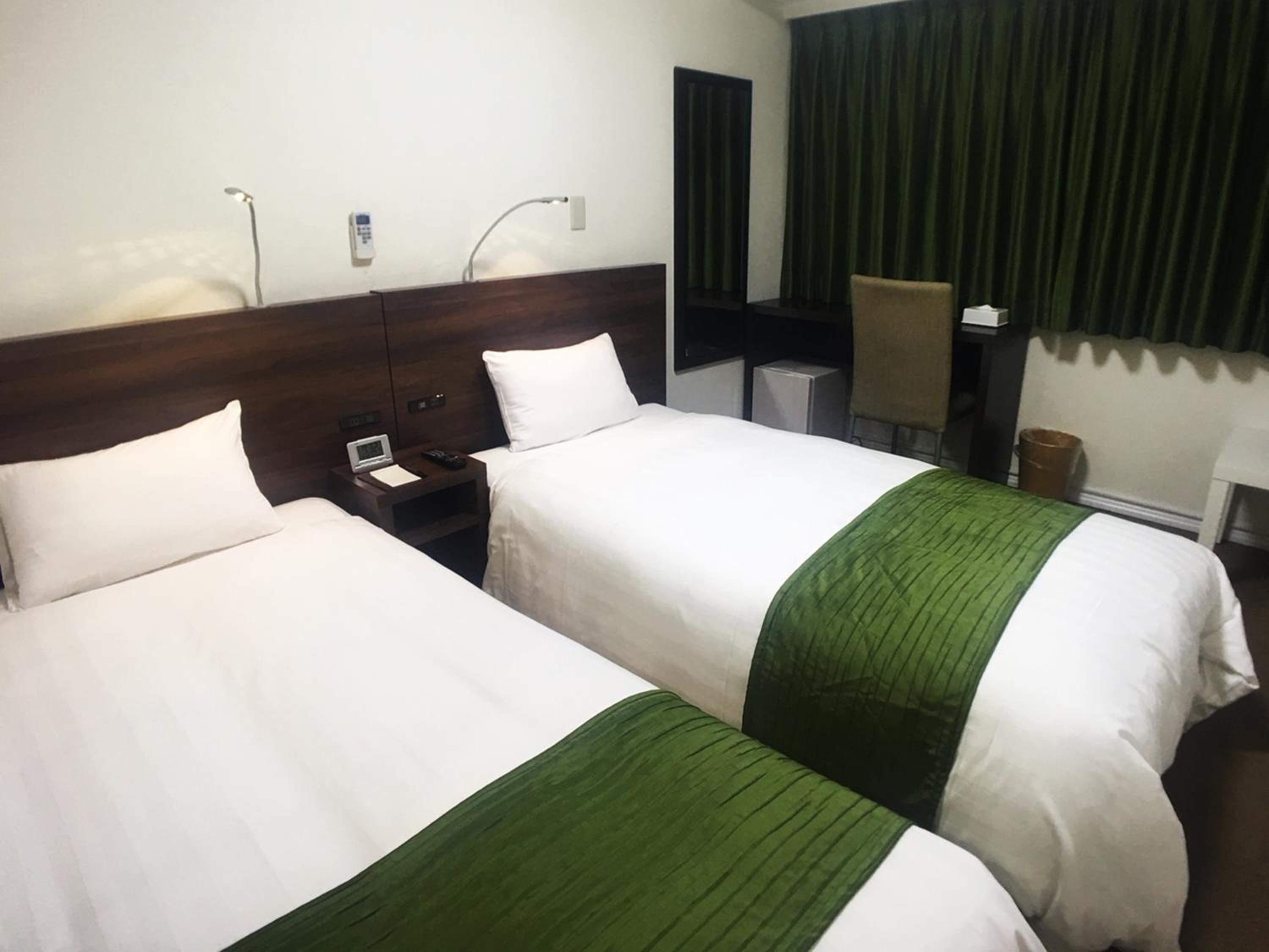 Standard Twin Room - Non-Smoking photo 2