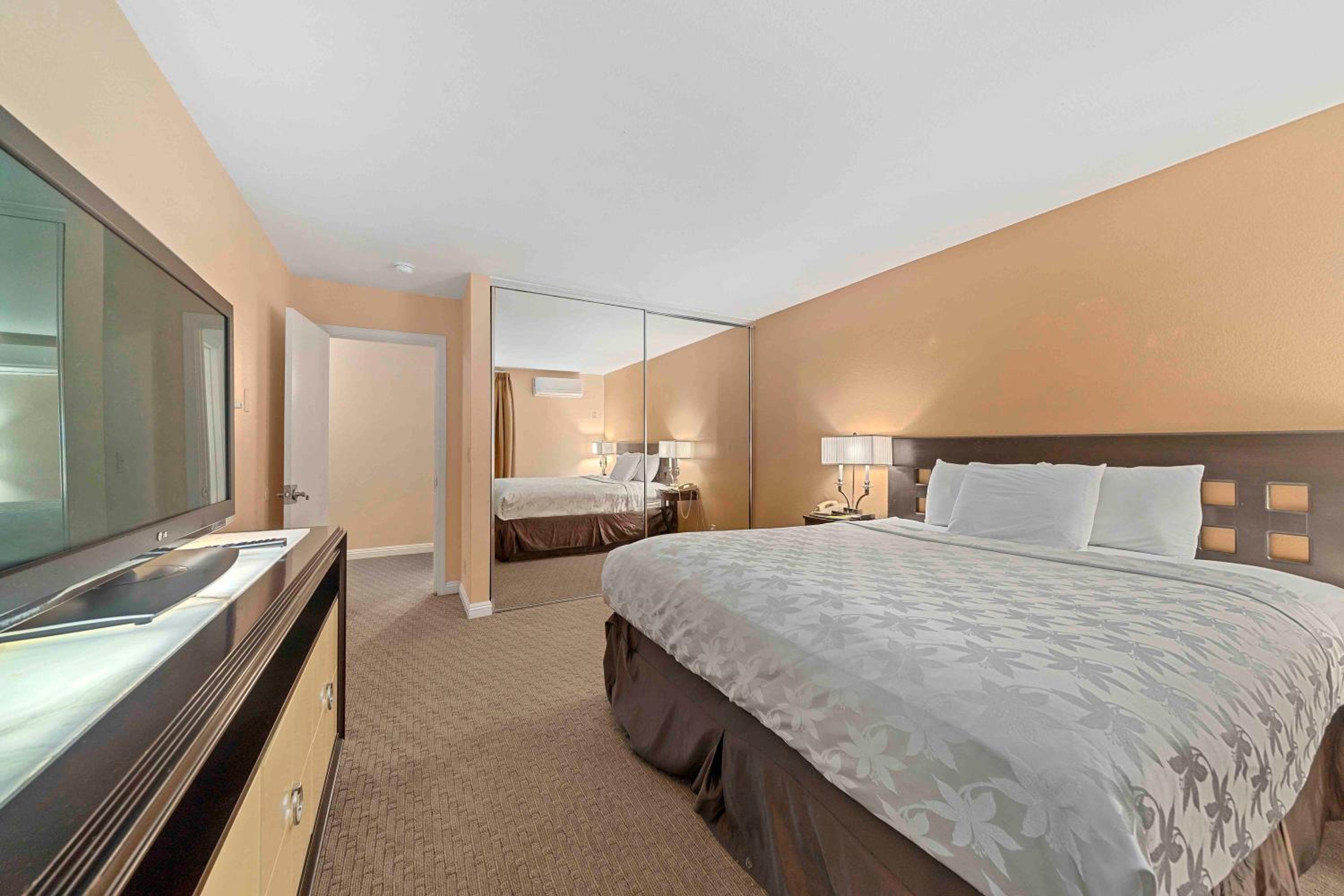 Family Suite - Photo 5
