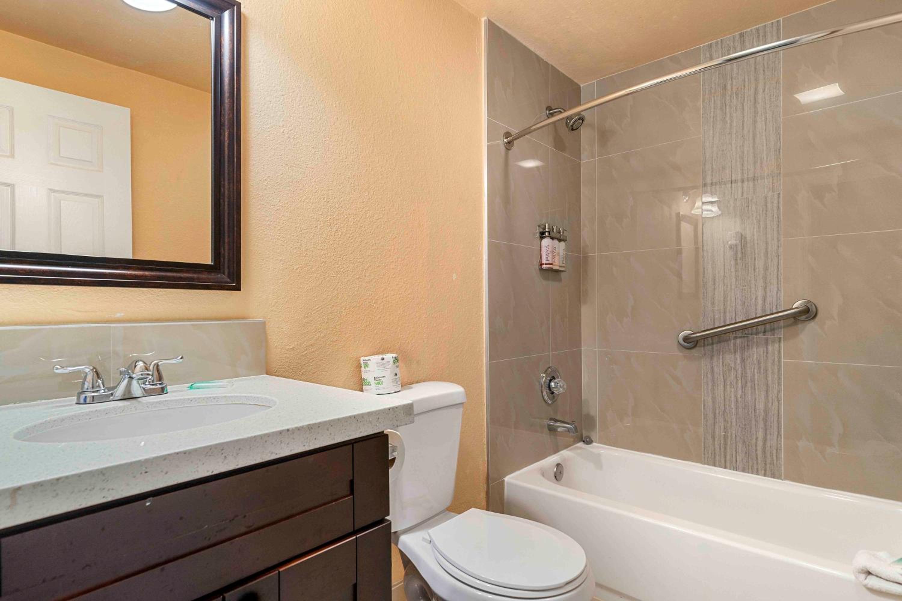 King Room with Spa Bath - Photo 3
