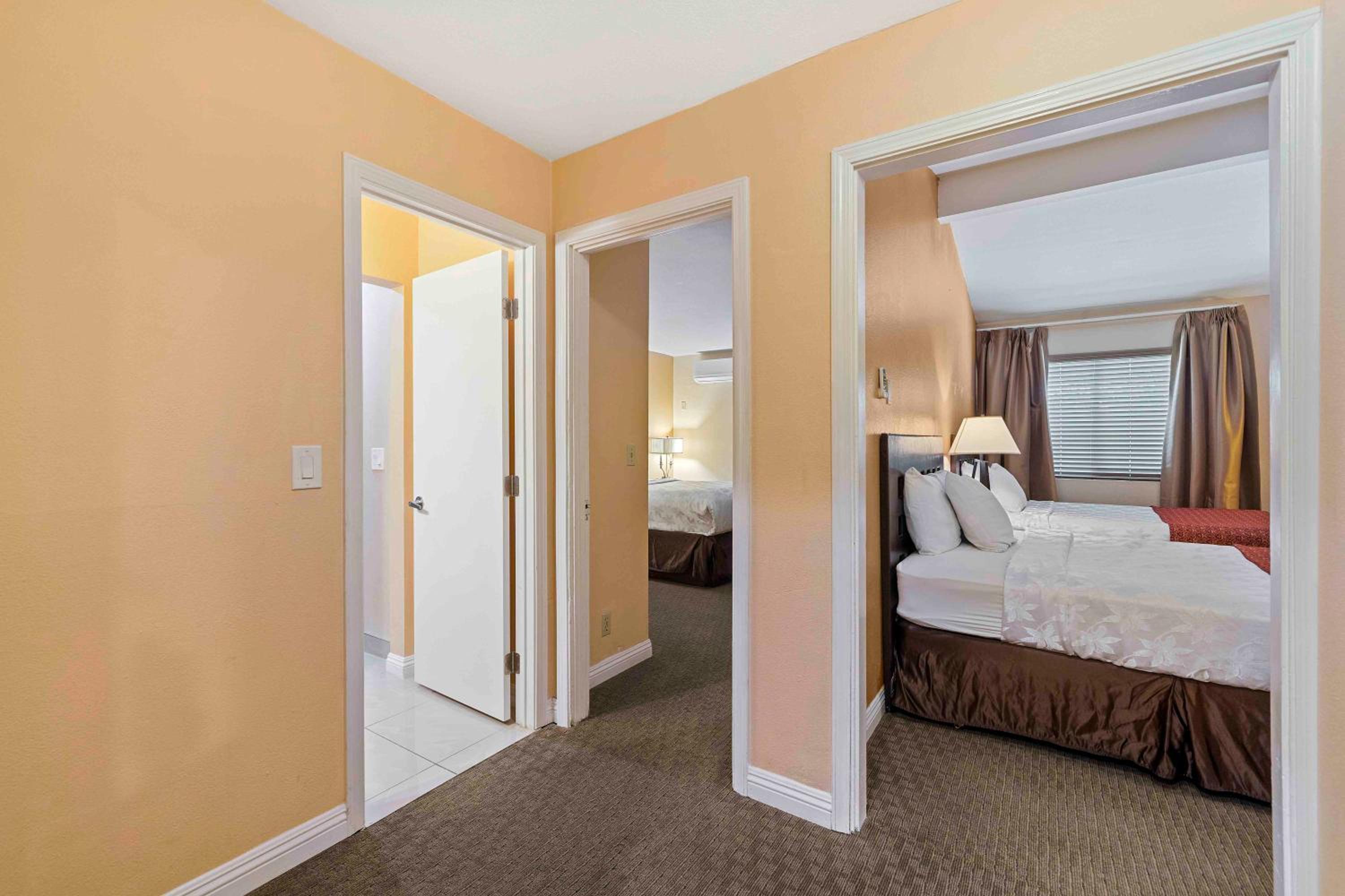 Family Suite - Photo 1